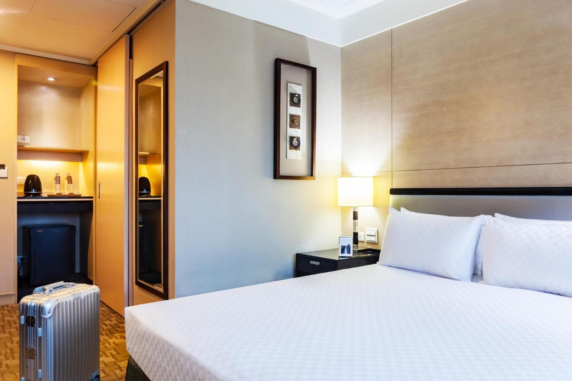 Pacific Business Hotel