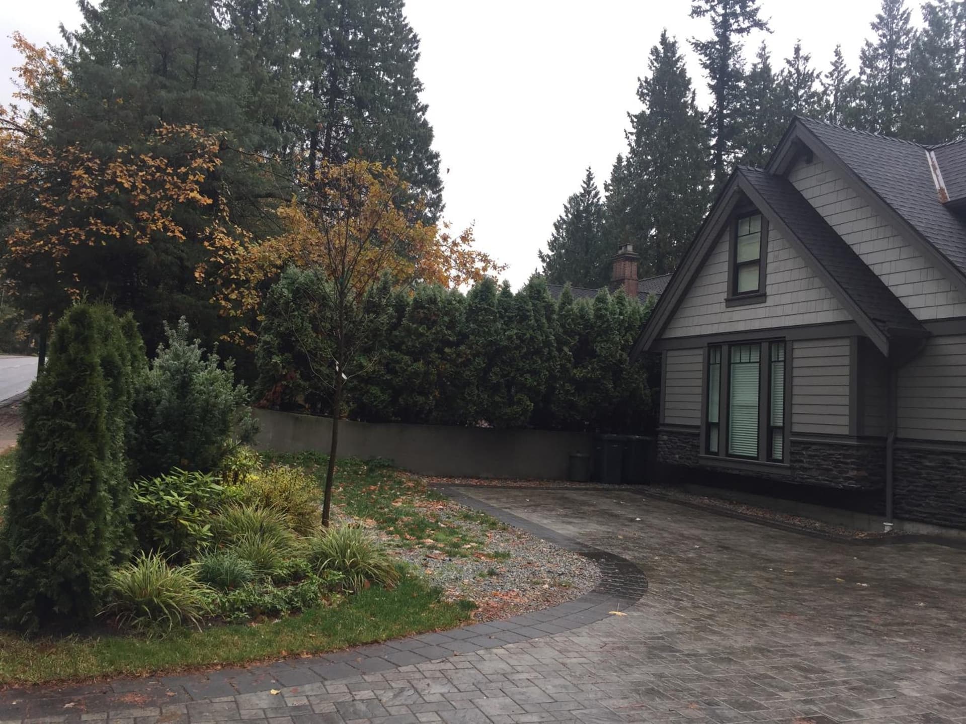 Vancouver Austin Guesthouse