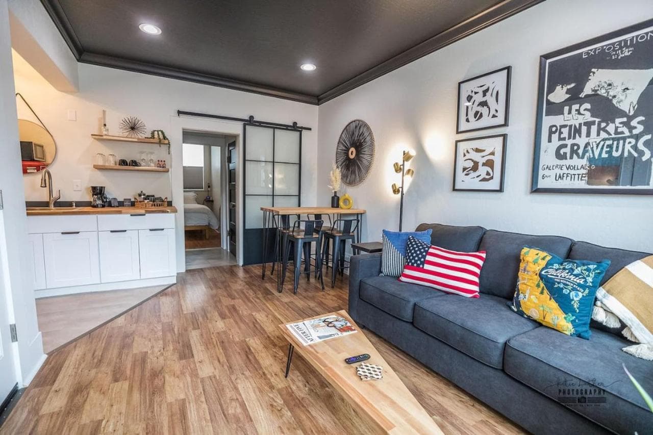 Downtown Dwelling 1616