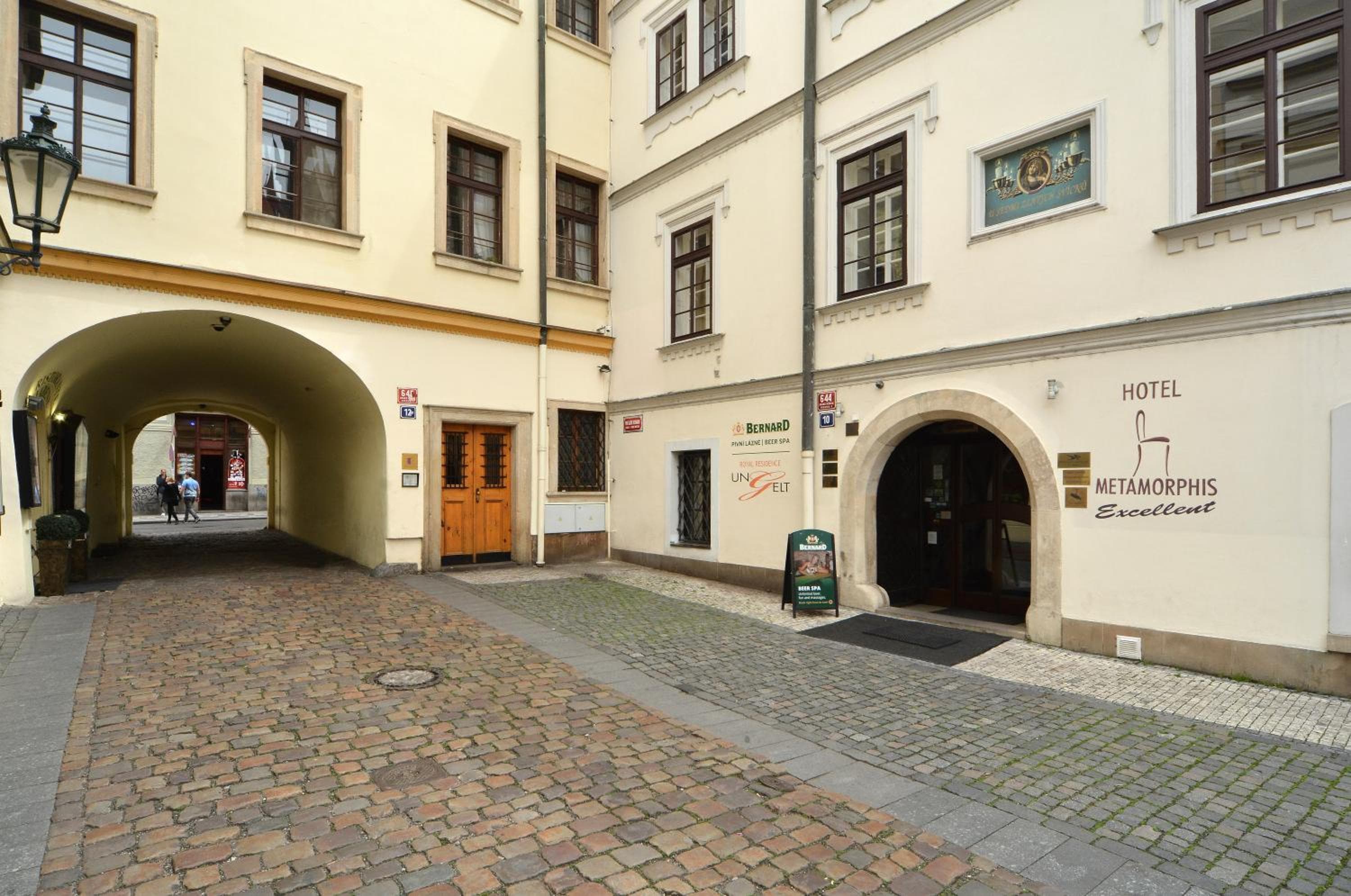 Hotel Metamorphis
