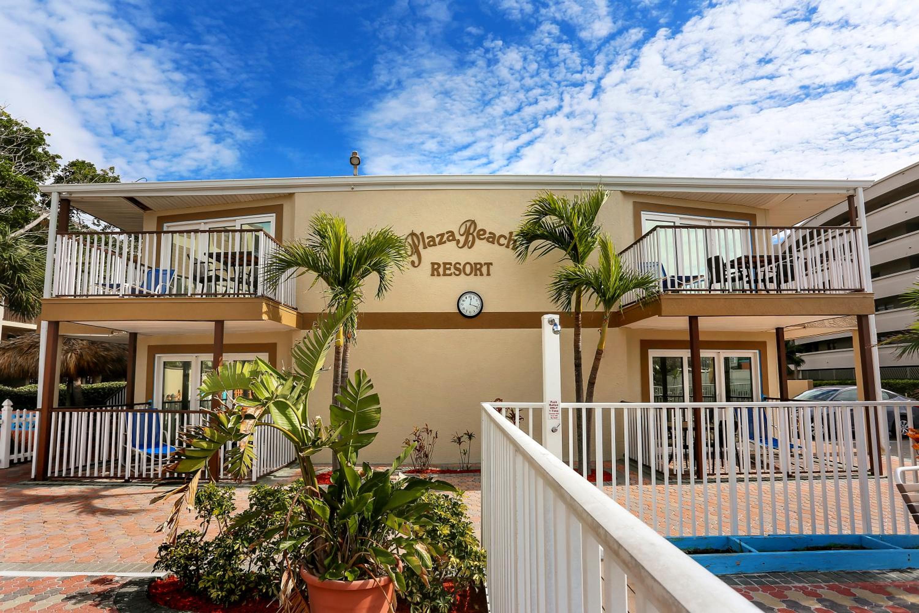 Plaza Beach Hotel - Beachfront Resort