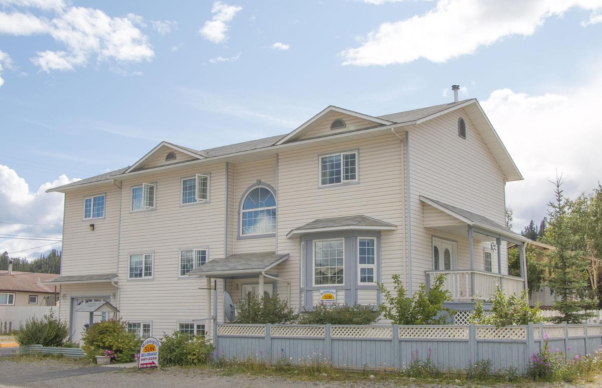 Midnight Sun Inn