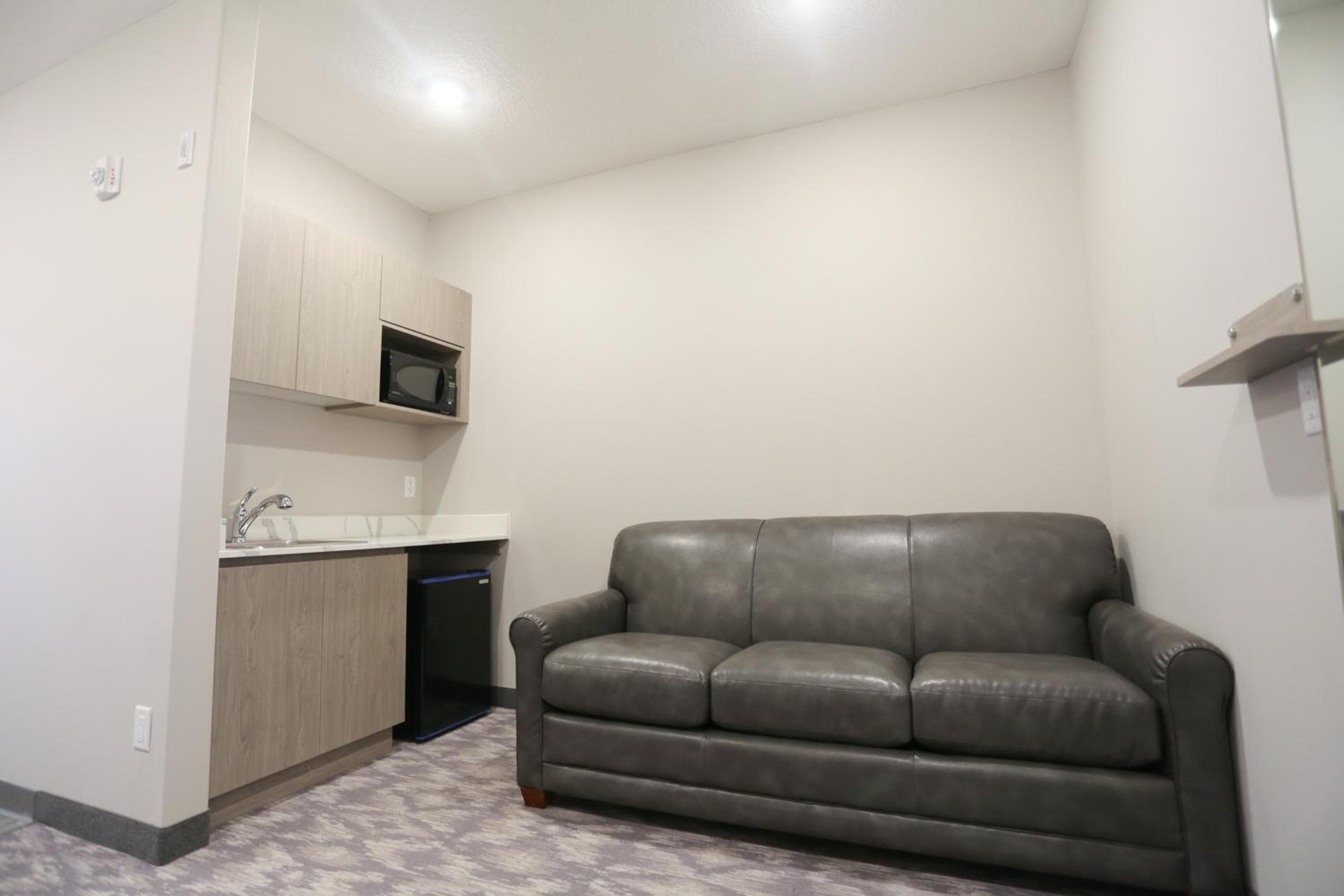 Days Inn by Wyndham Calgary North Balzac