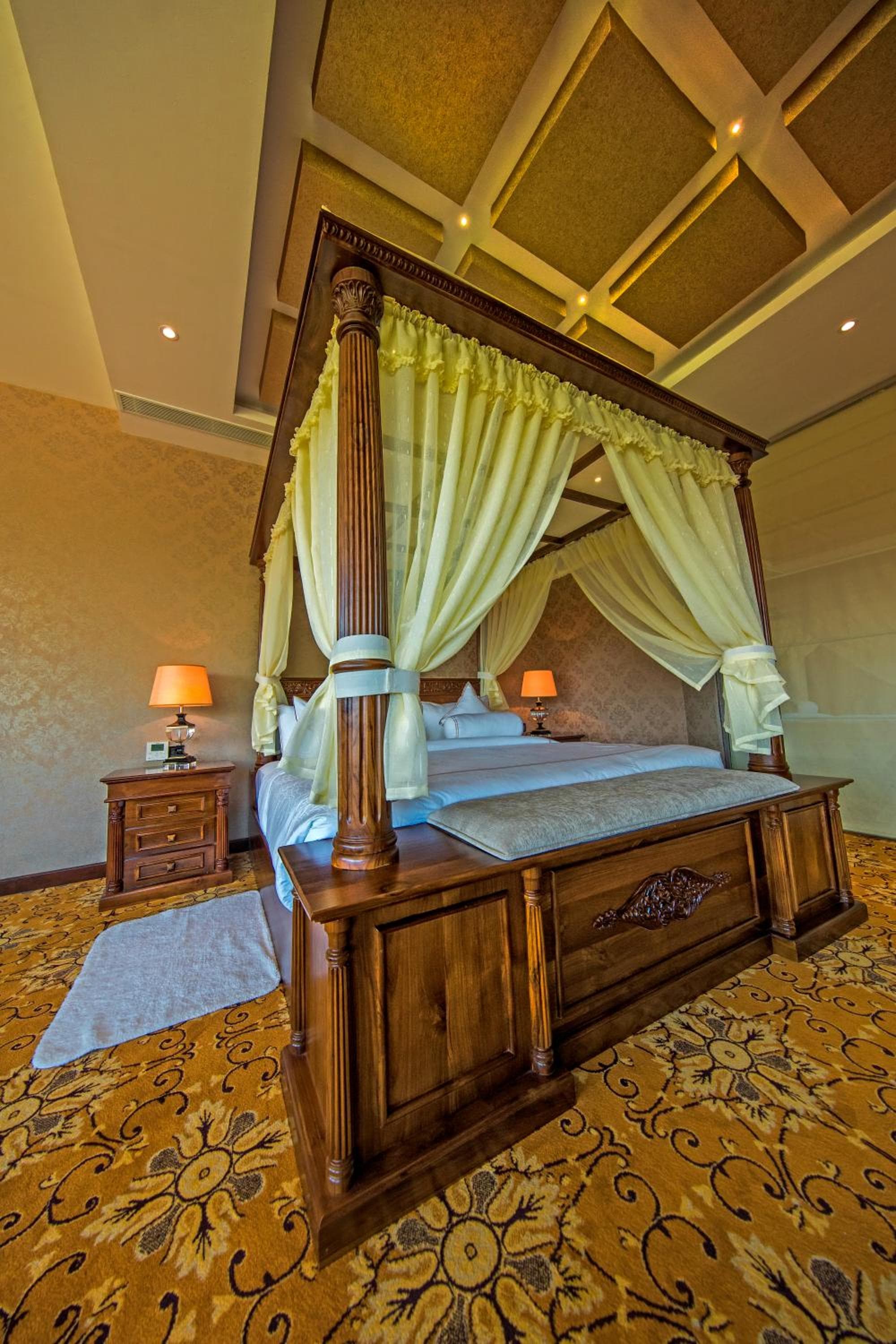 The Golden Crown Hotel