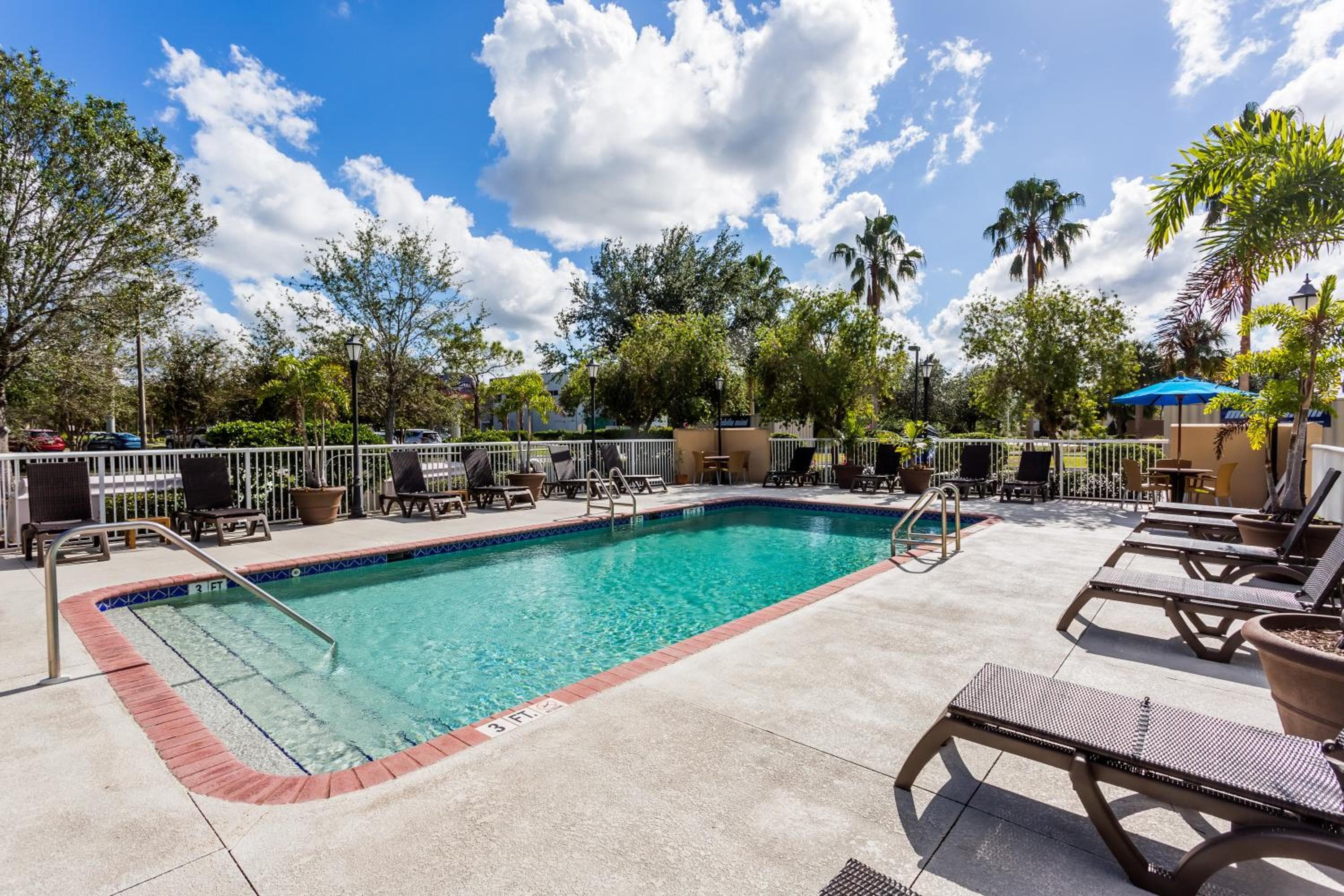 Baymont Inn & Suites by Wyndham Fort Myers I-75