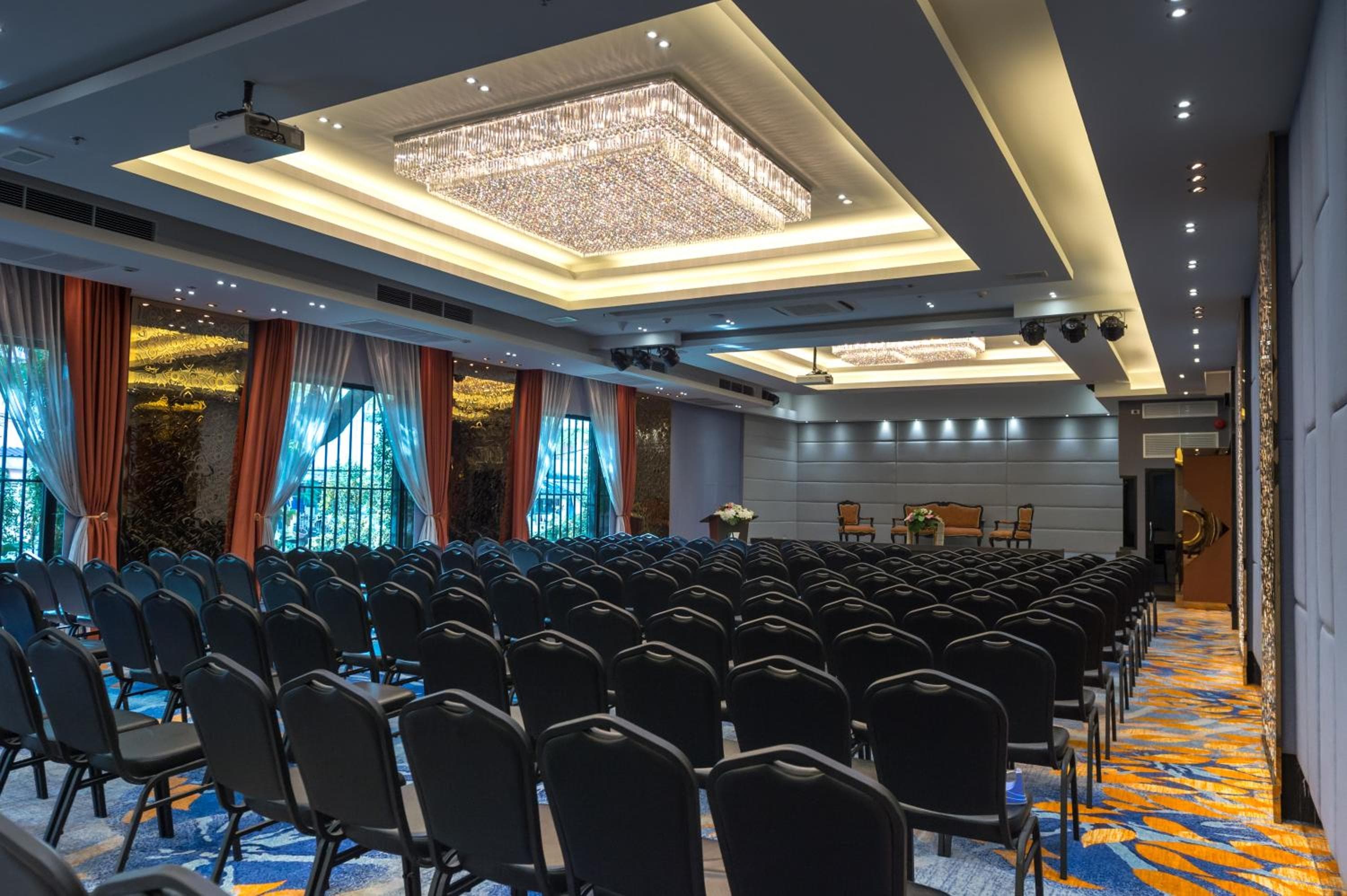 Nouvo City Hotel
