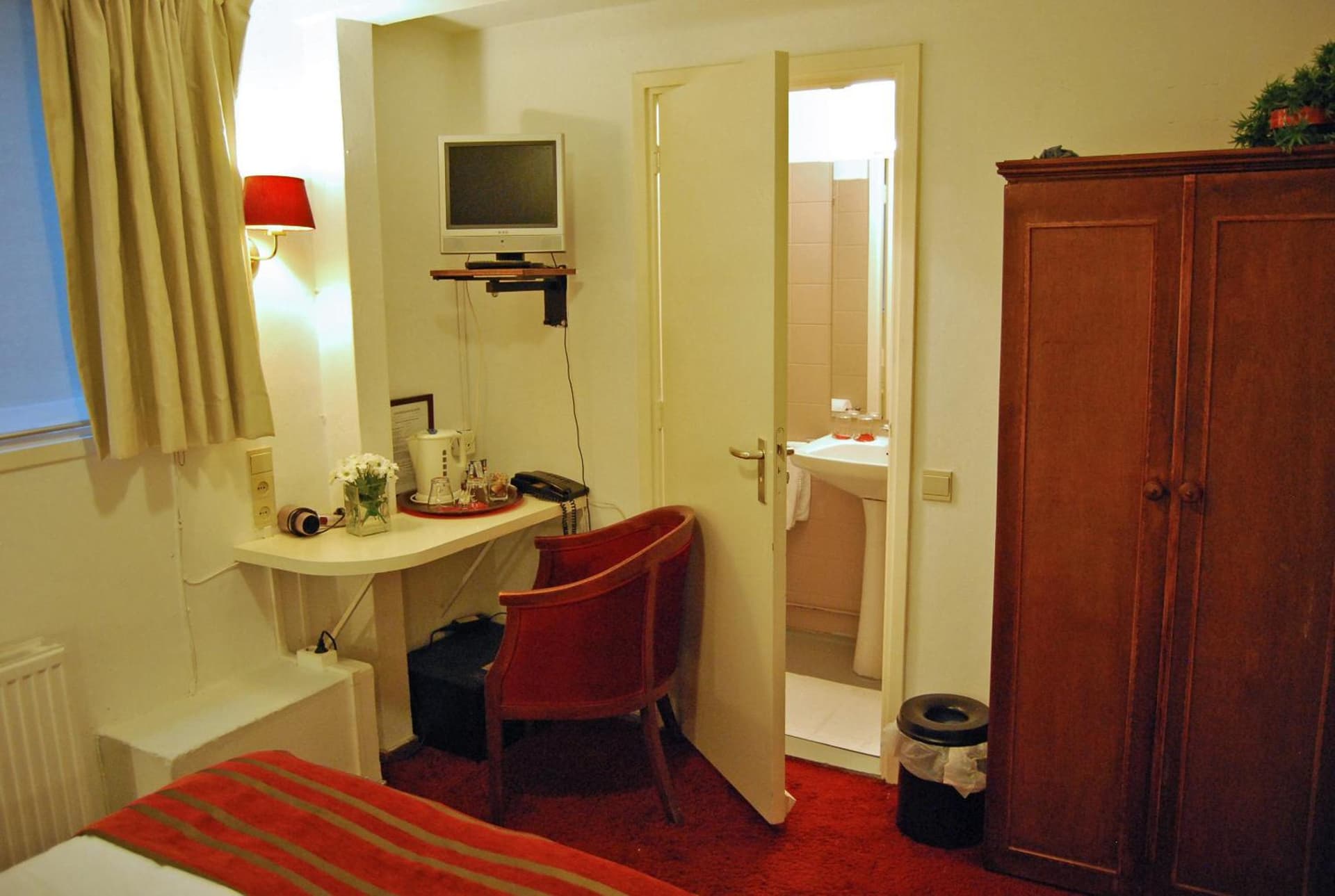 Amsterdam House Hotel