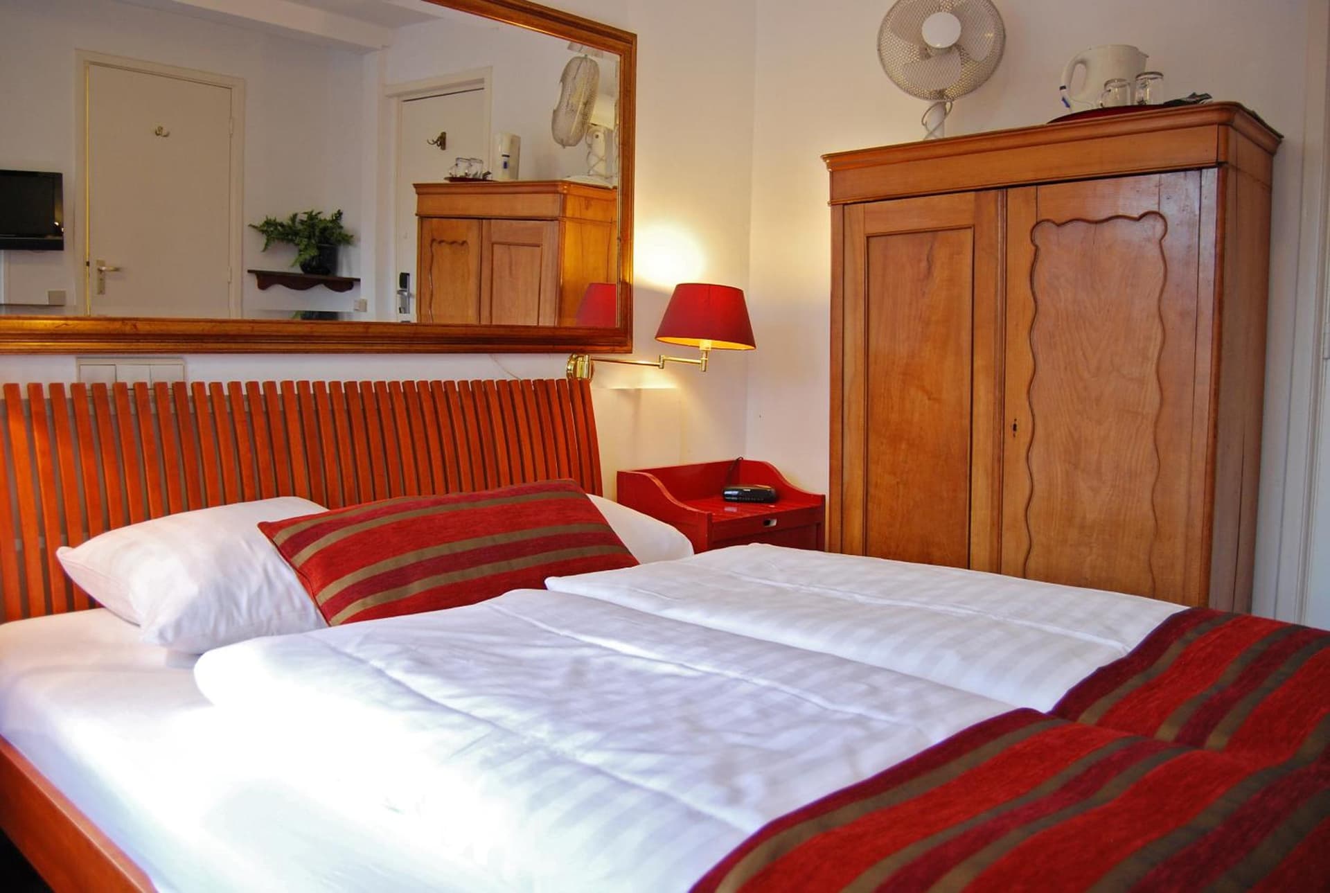 Amsterdam House Hotel