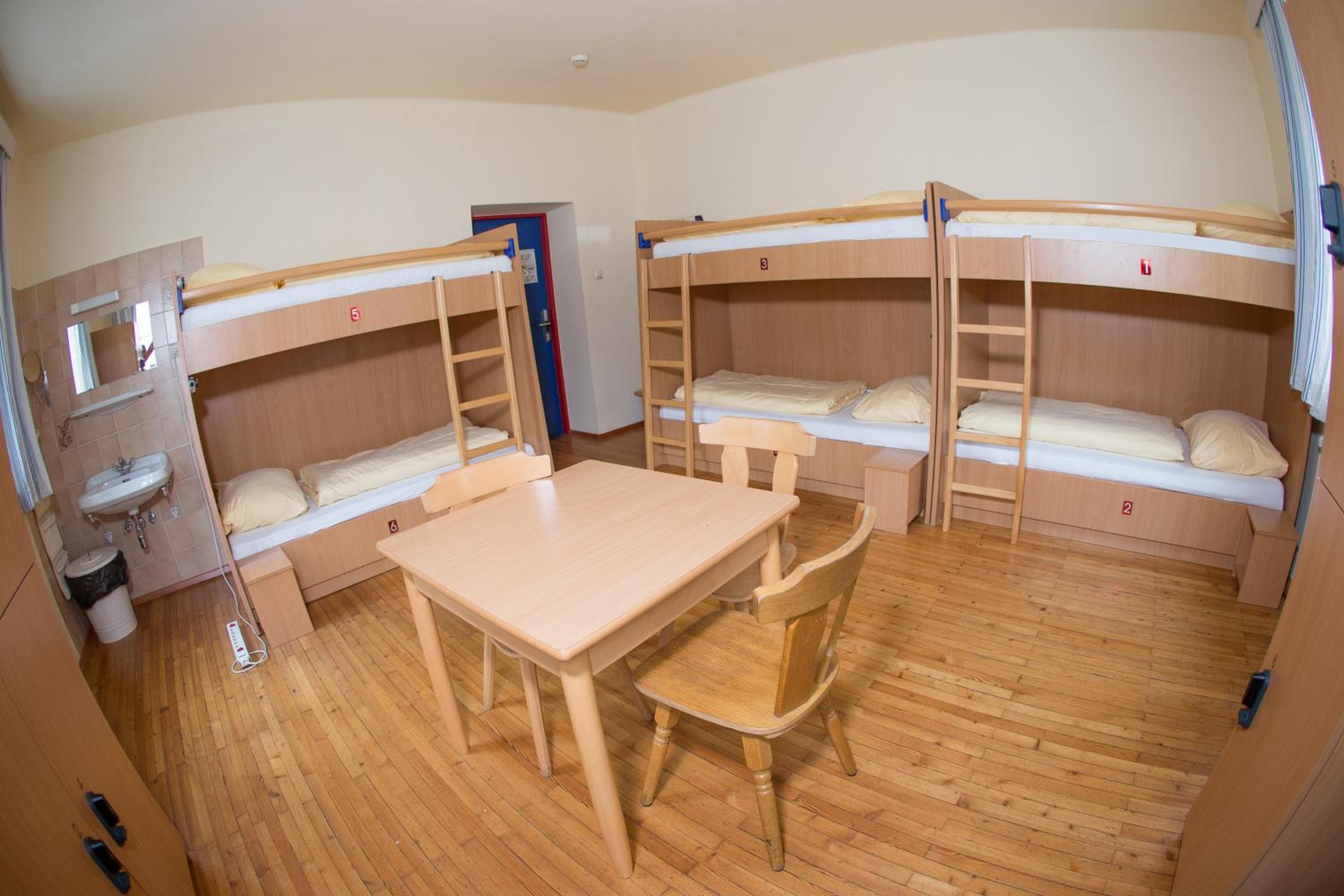 YoHo - International Youth Hostel