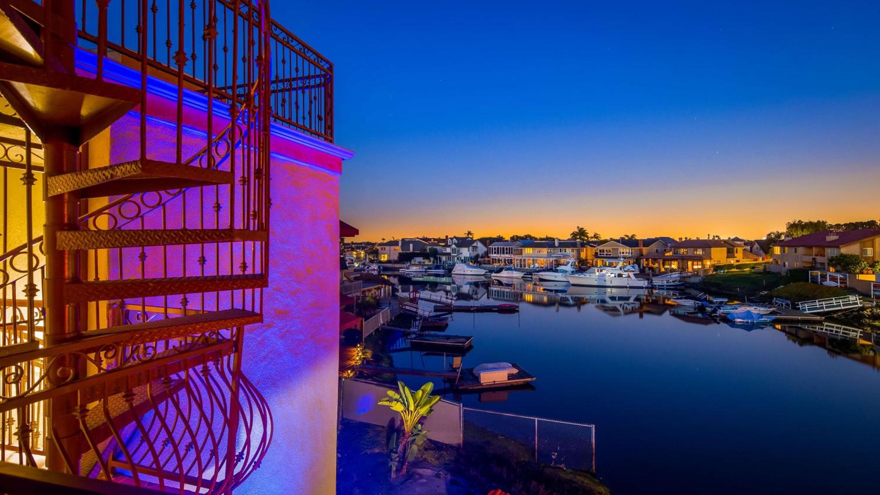 Best Western Harbour Inn & Suites Huntington - Sunset Beach