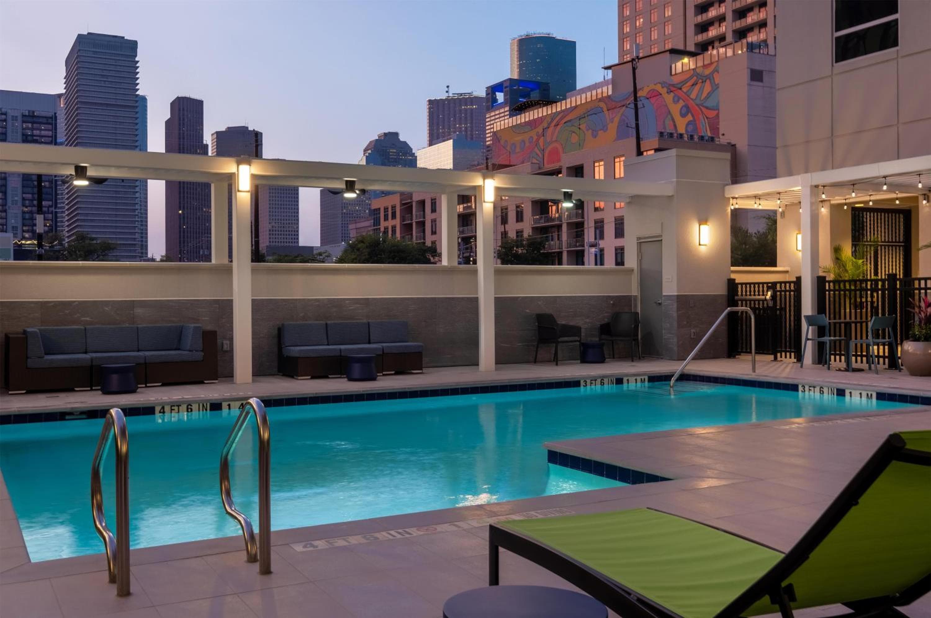 Home2 Suites By Hilton Houston Downtown Convention Center