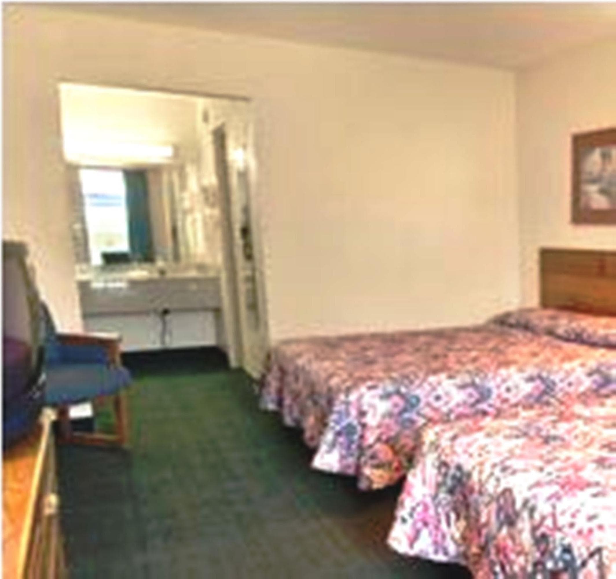 Howard Johnson by Wyndham Commerce GA