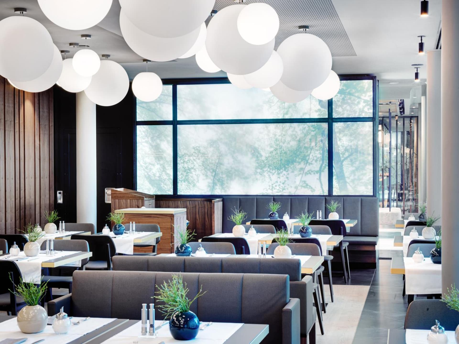 STAGE 12 Hotel by Penz