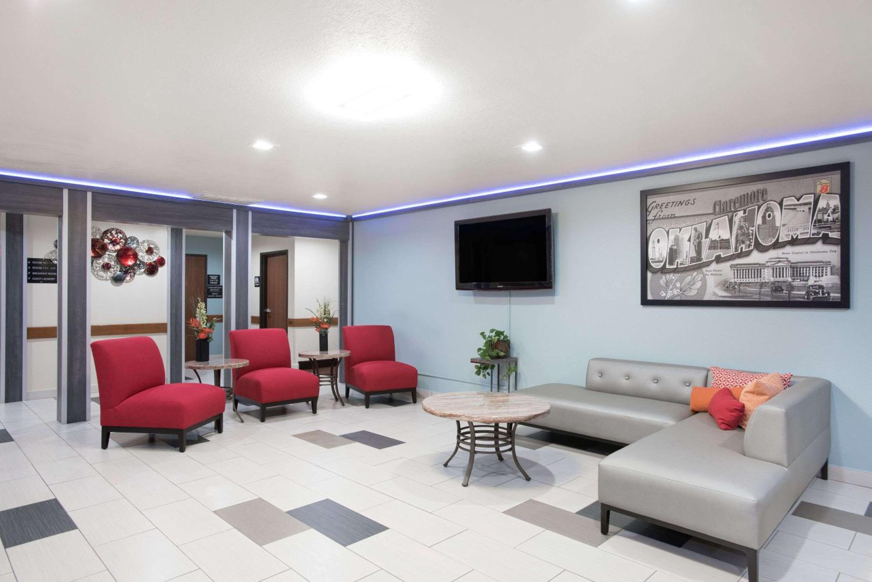 Super 8 by Wyndham Claremore OK