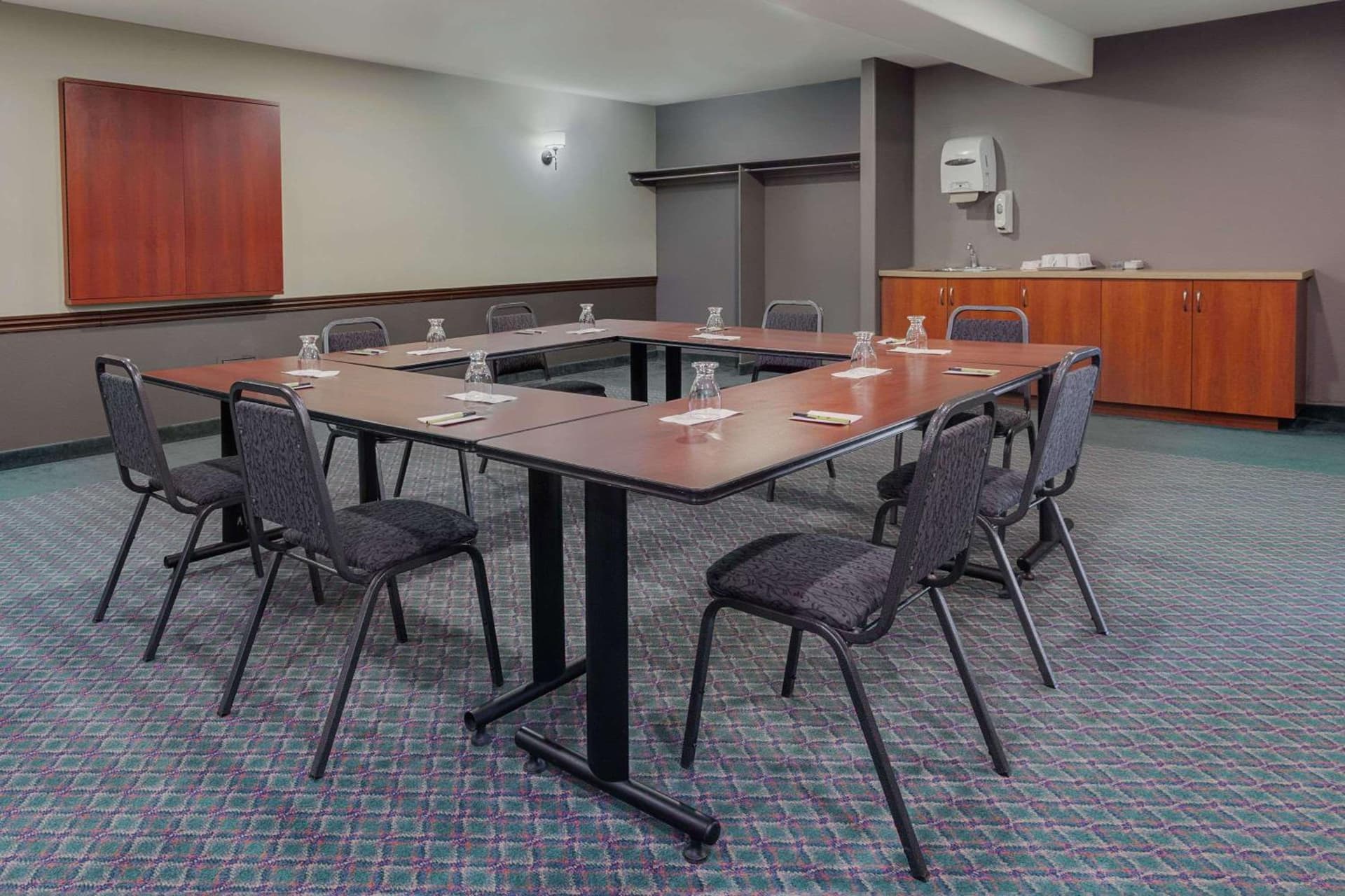 Super 8 by Wyndham Caraquet