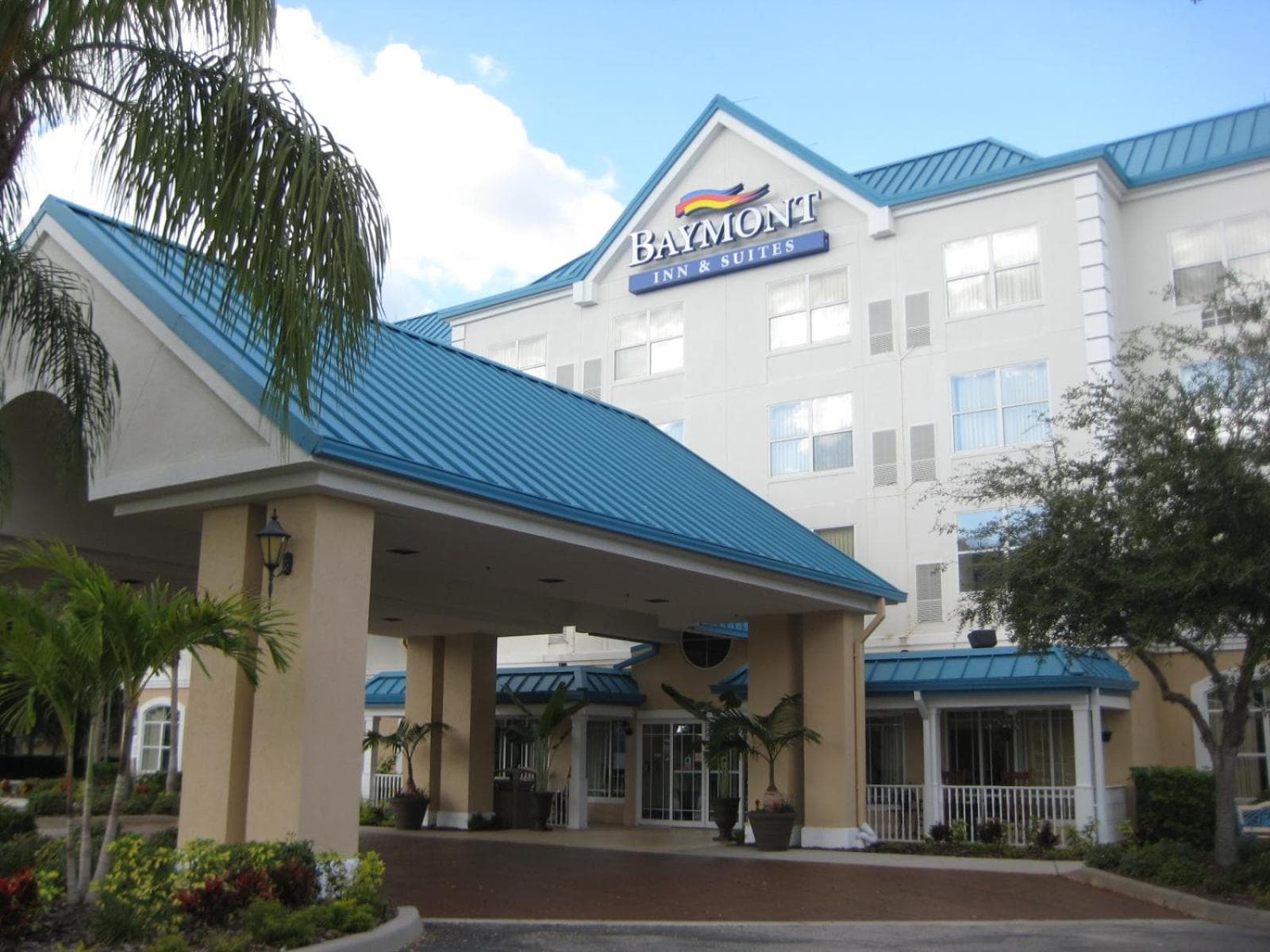 Baymont Inn & Suites by Wyndham Fort Myers I-75