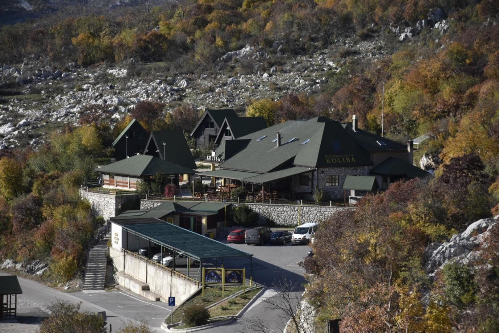 OSTROG Aparthotel KOLIBA-VLASTNIŠTVO MANASTIRA OSTROG