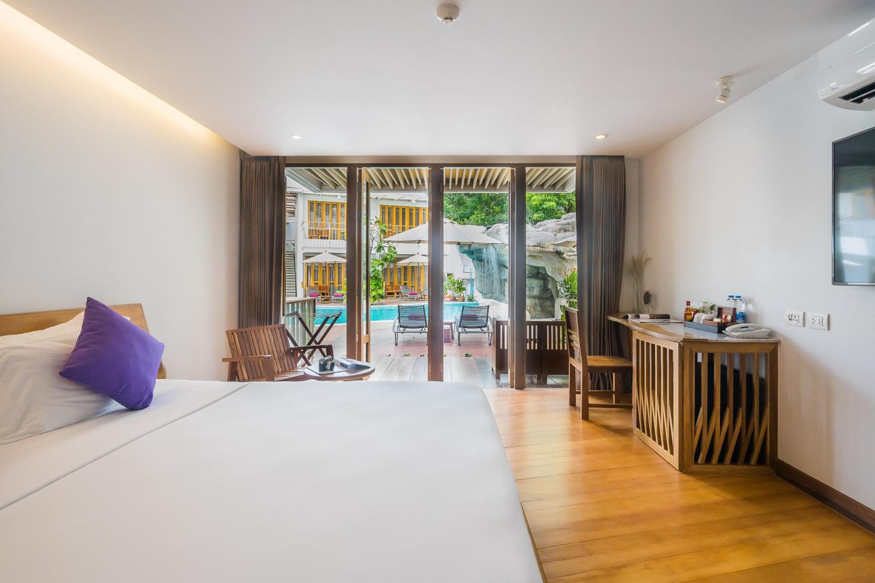 White Sand Samui Resort