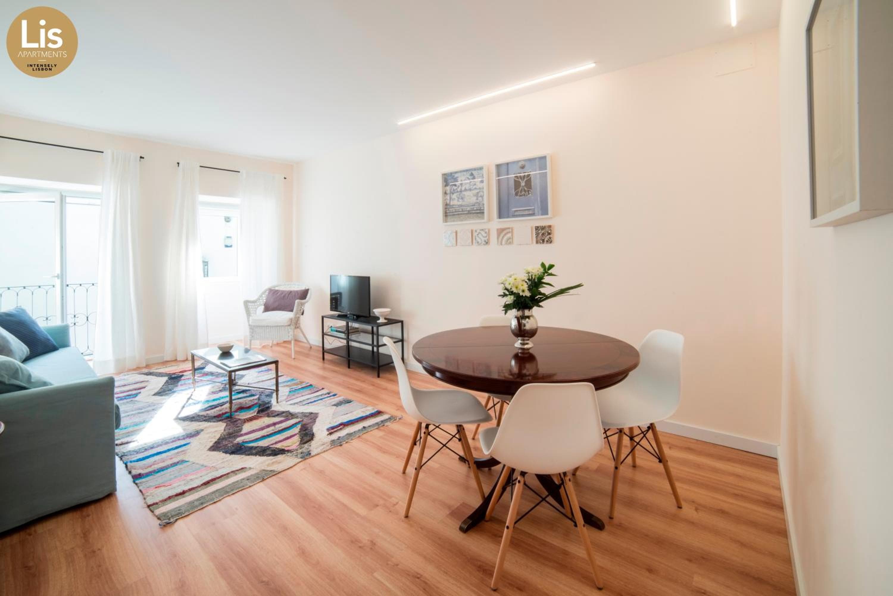 Lis Apartments