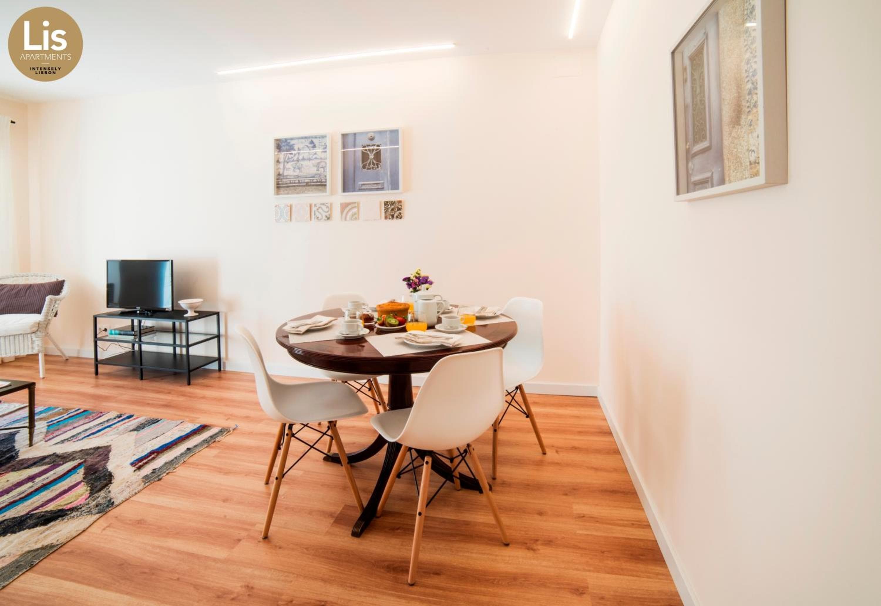 Lis Apartments