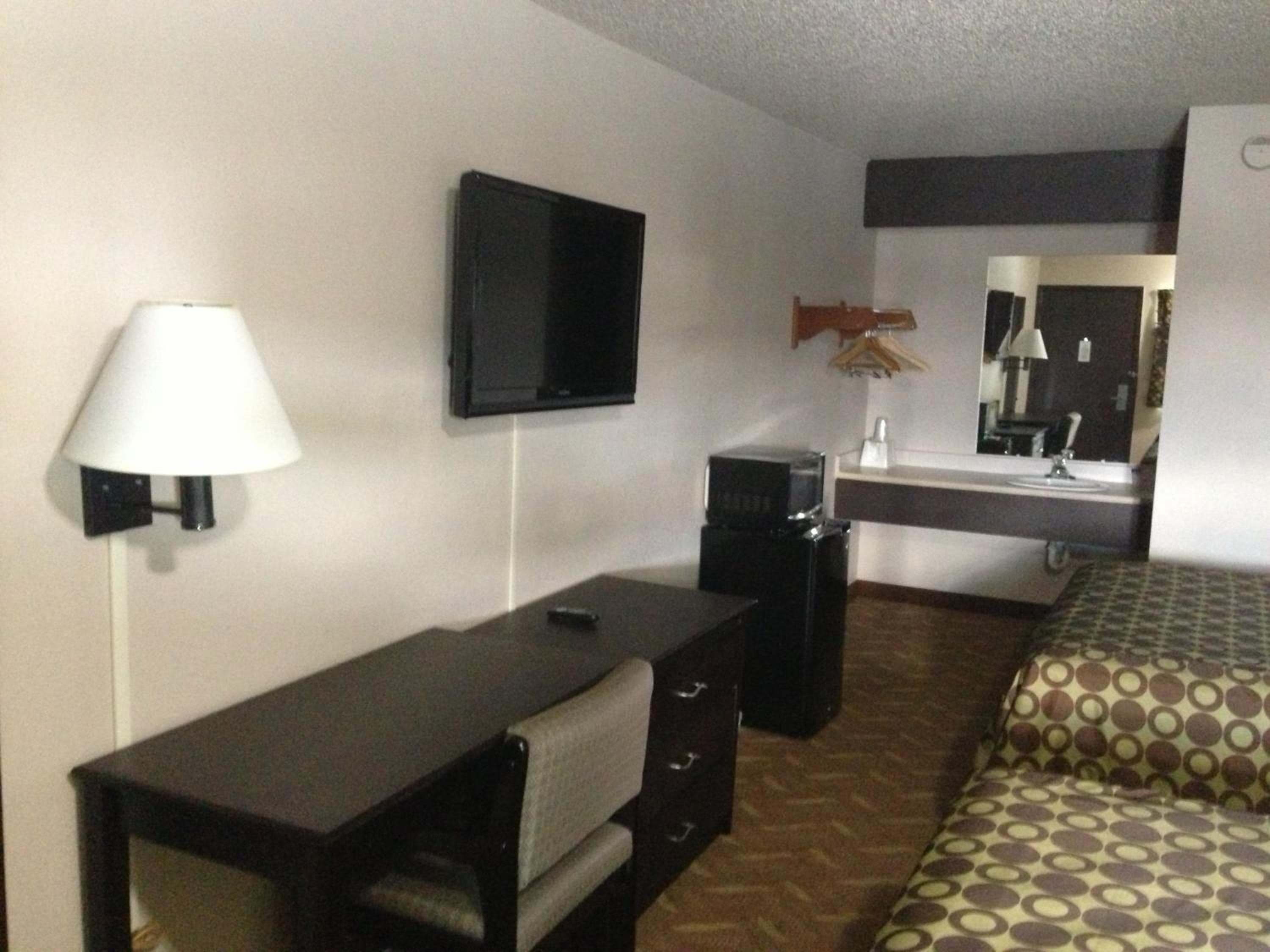Americas Best Value Inn Kansas City East - Independence