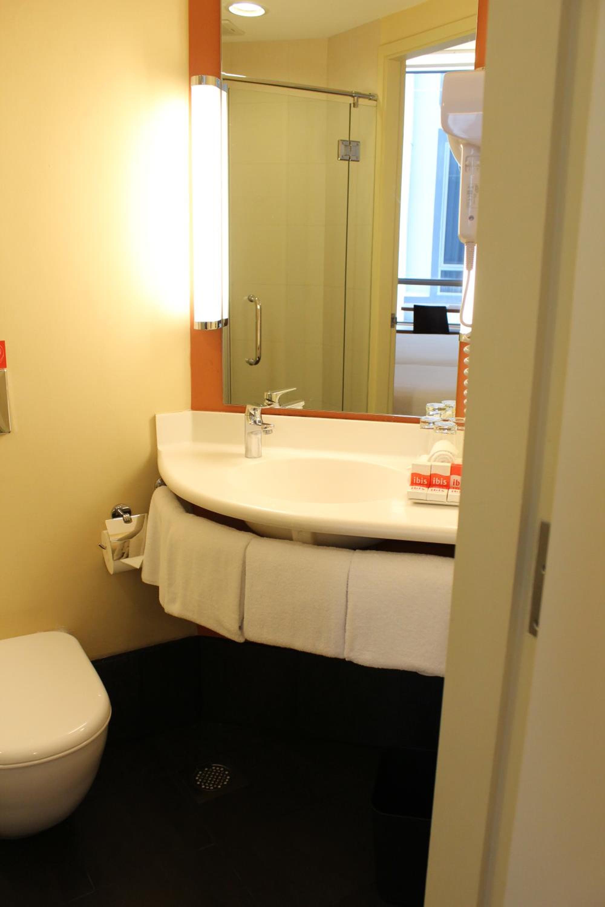 Ibis Singapore Novena