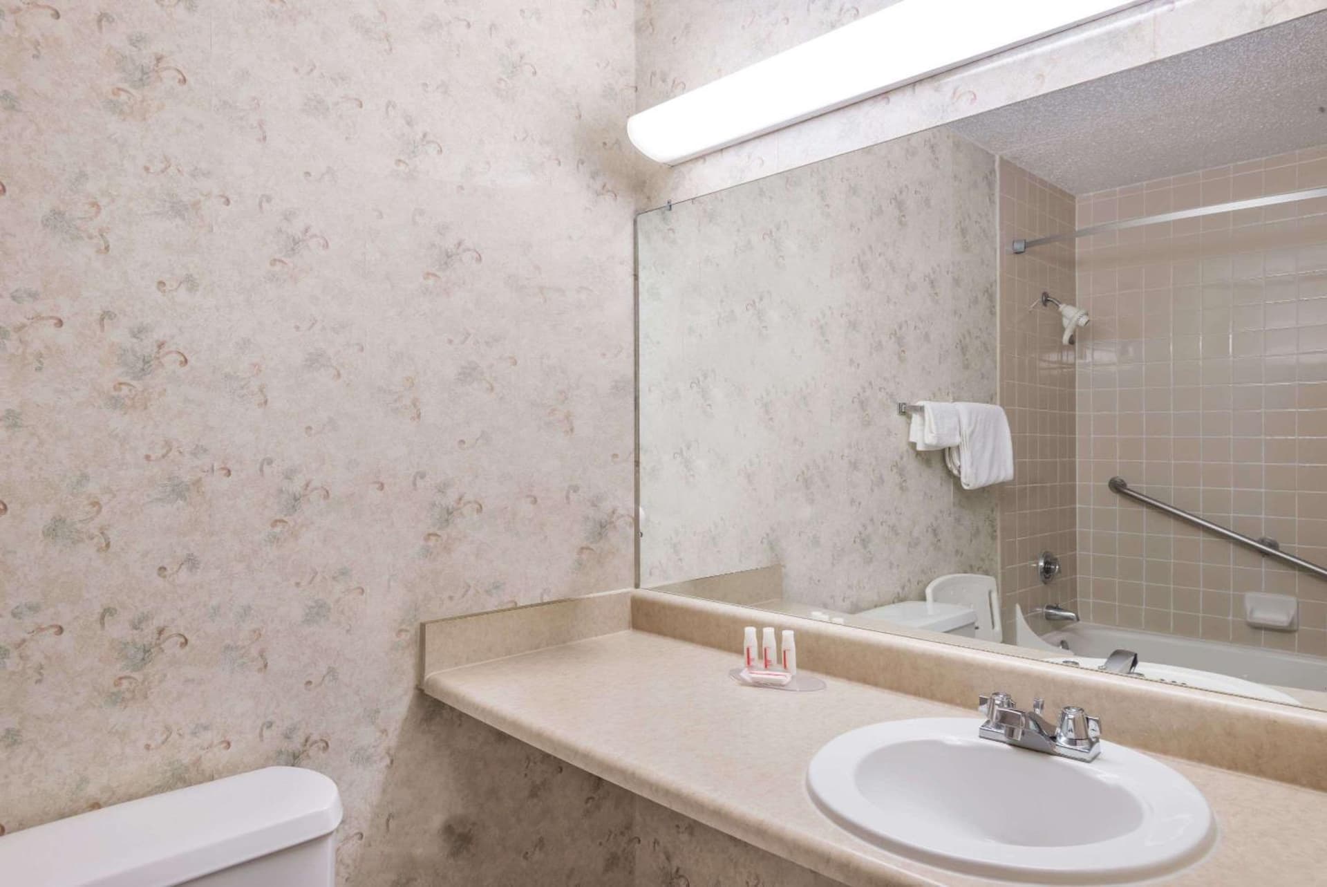 Ramada by Wyndham Watertown Thousand
