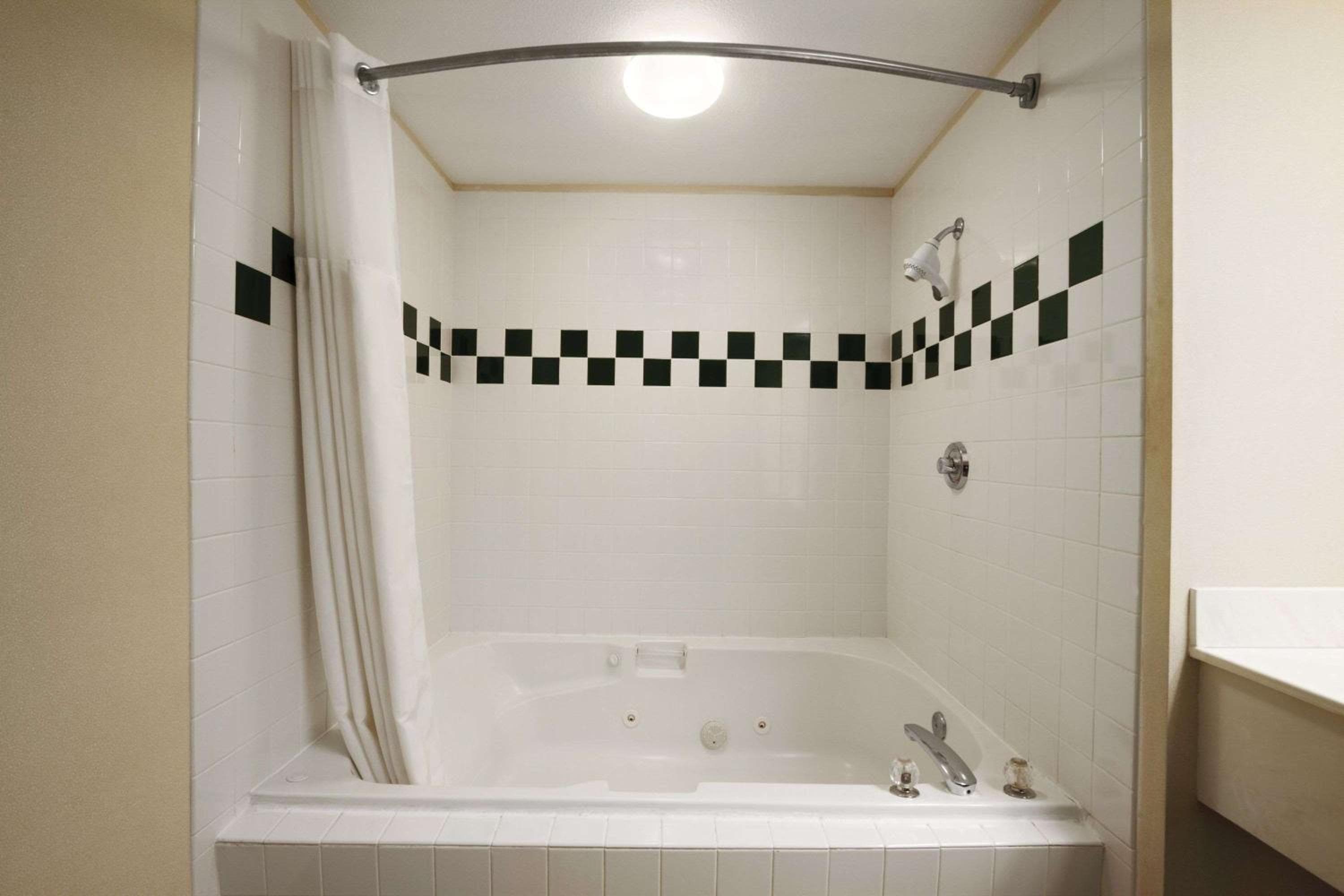 Ramada by Wyndham SeaTac Airport