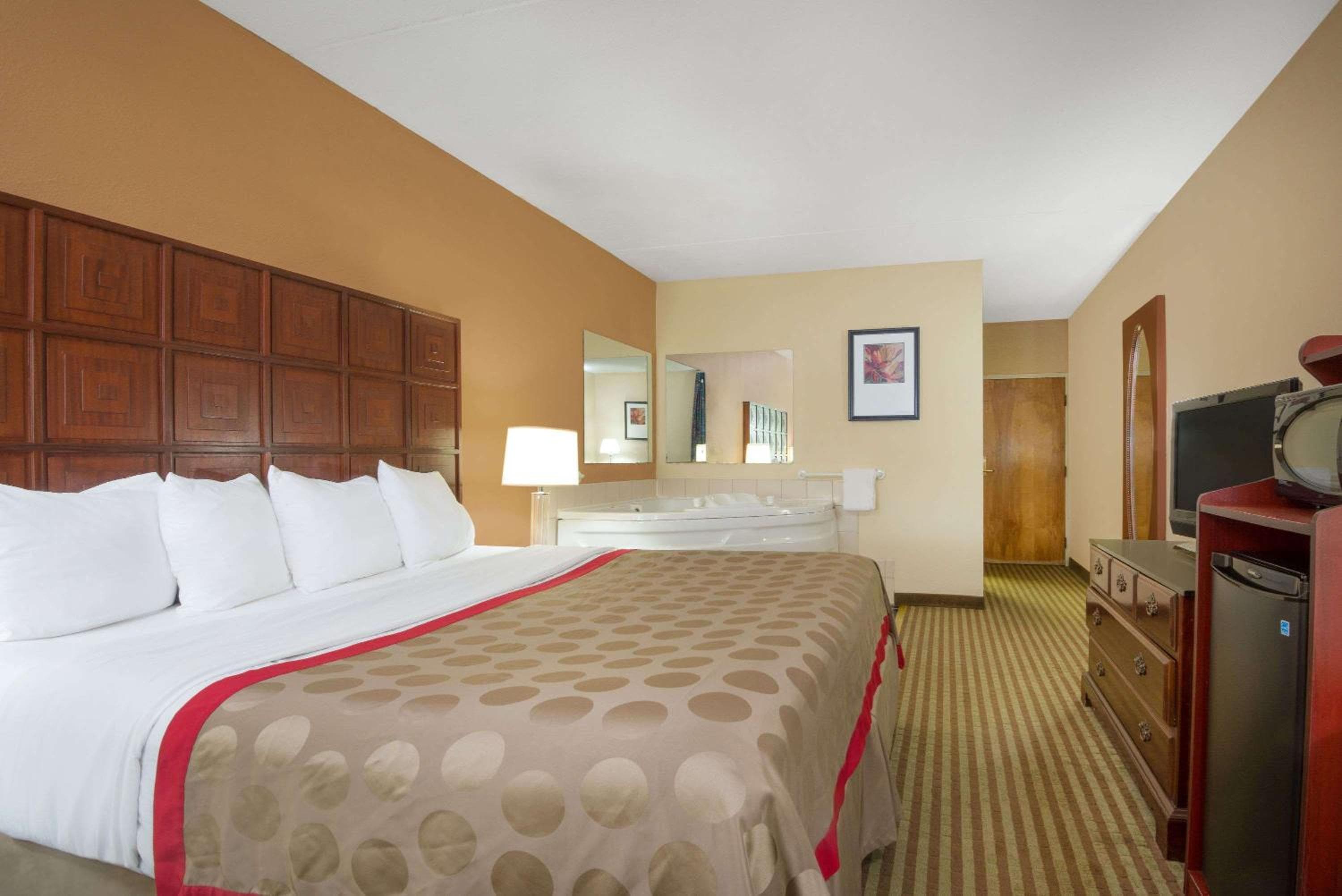 Ramada by Wyndham Columbus North