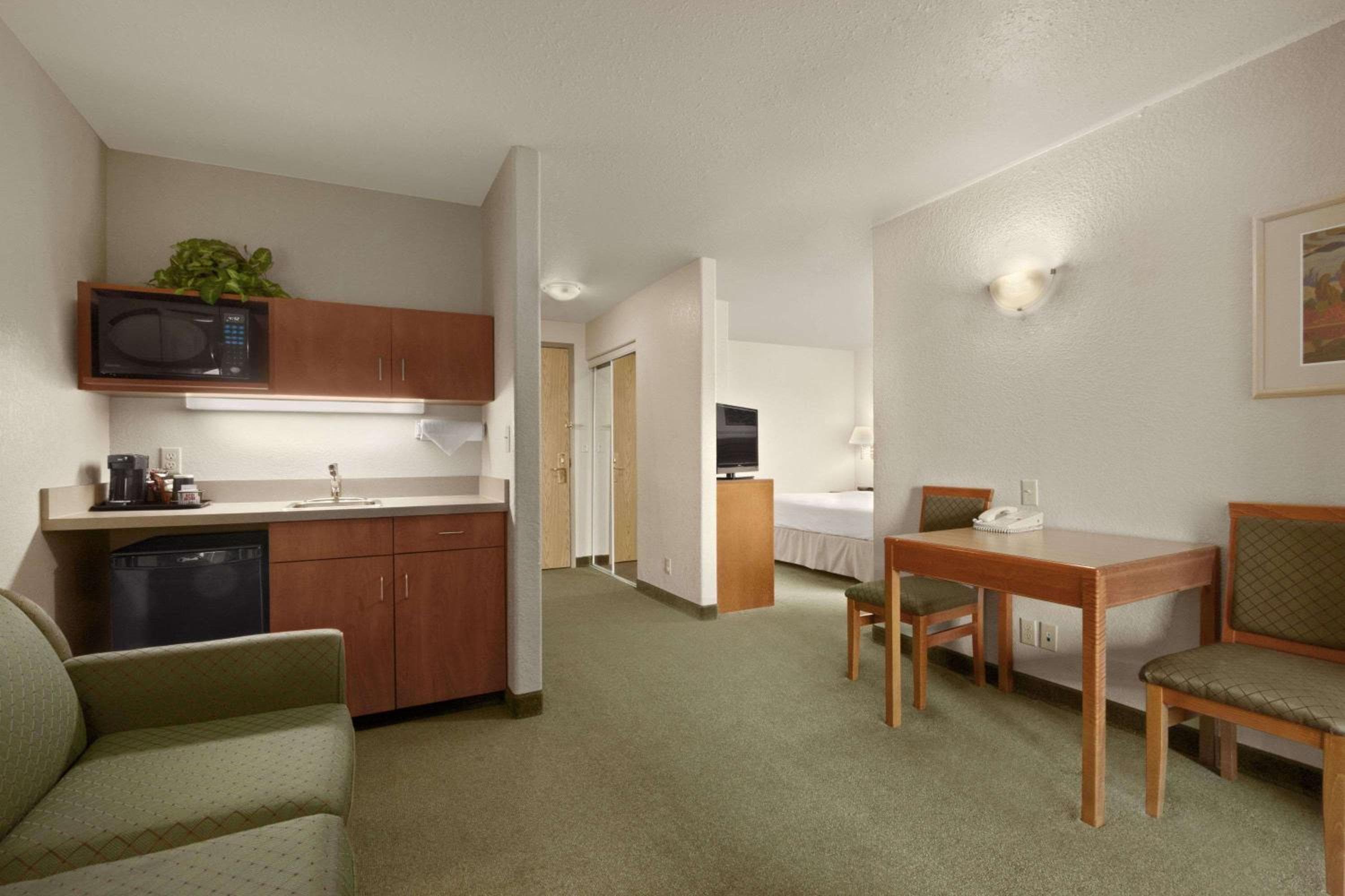 Prairie Crest Red Deer by IHG