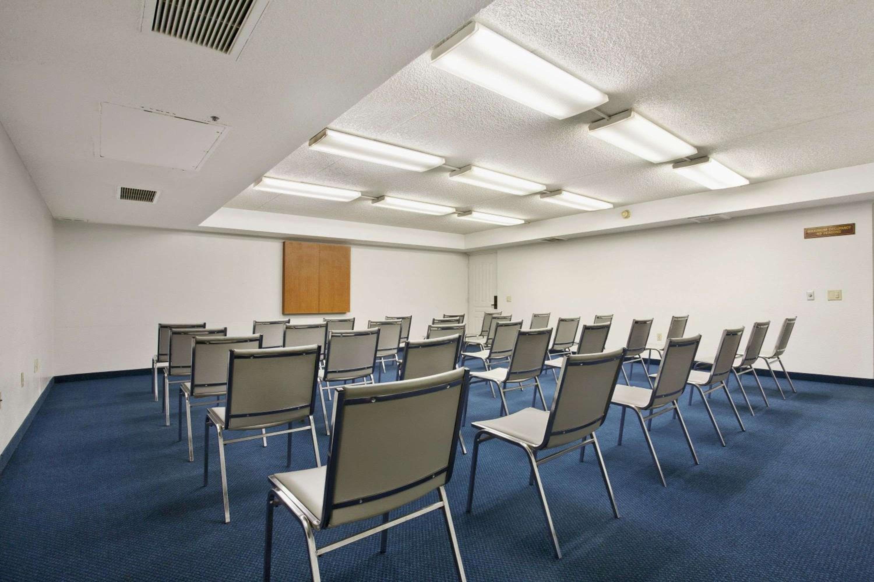 Days Inn by Wyndham Buena Park Anaheim