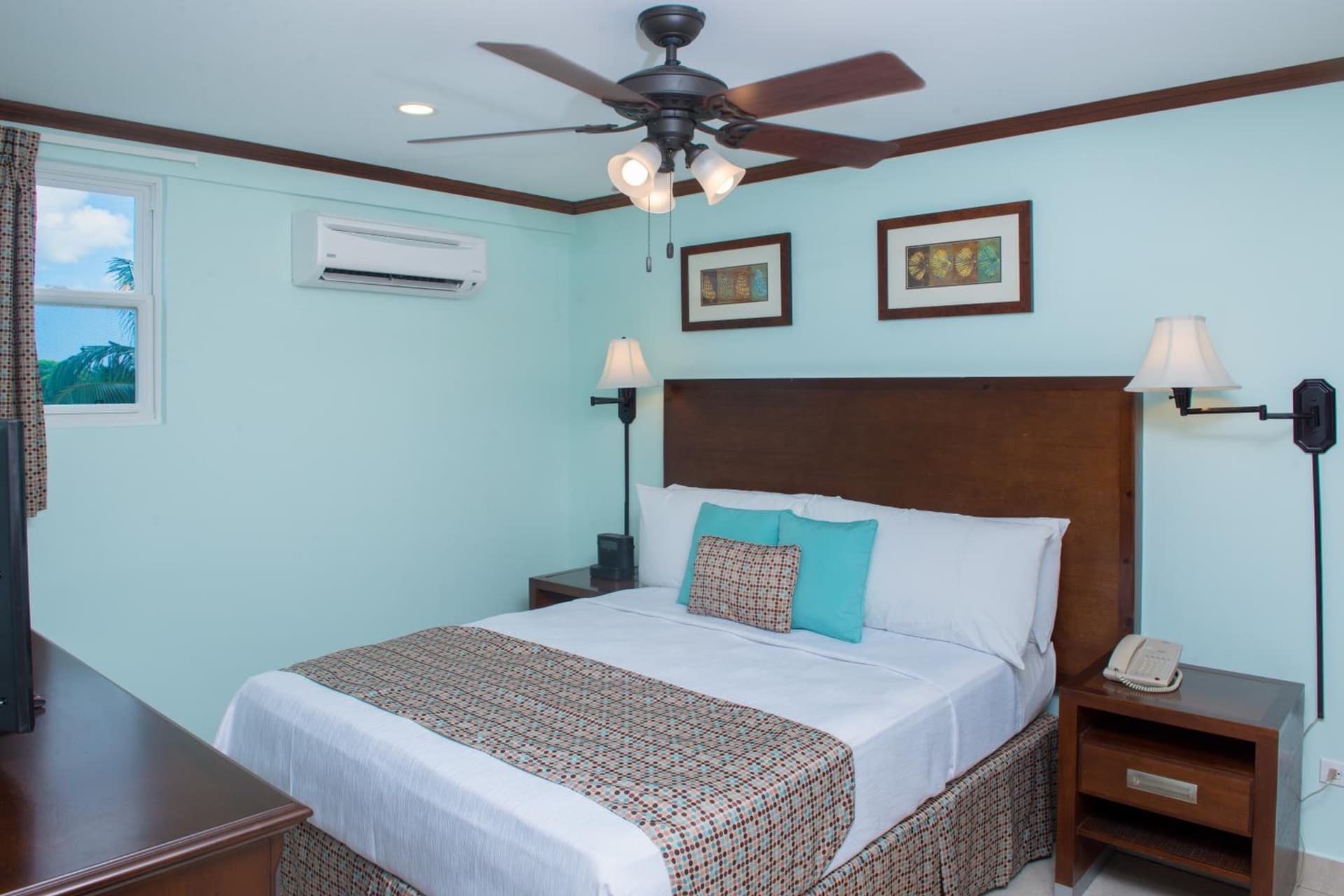 Yellow Bird Hotel