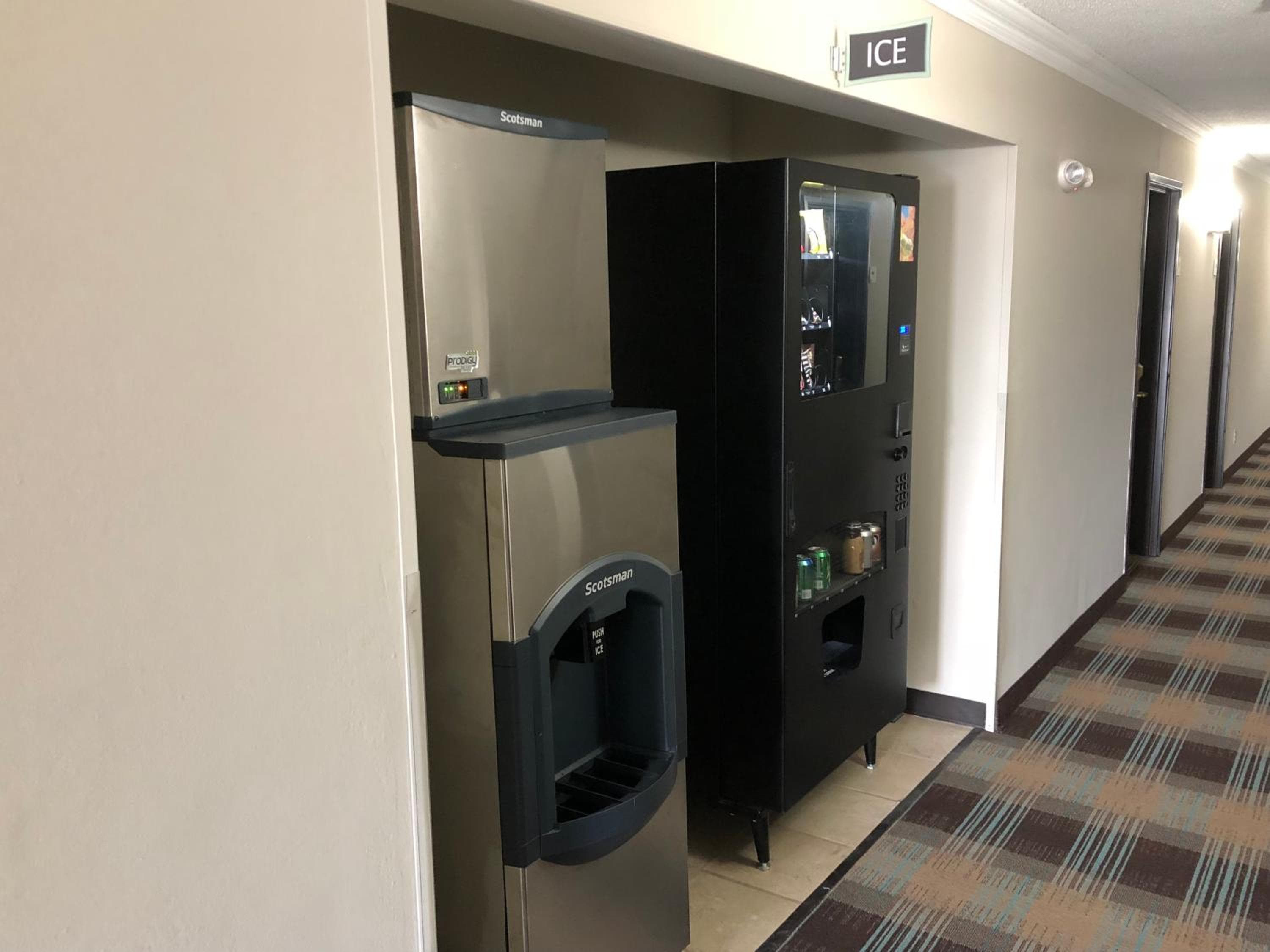 Countryside Inn & Suites Omaha East-Council Bluffs IA