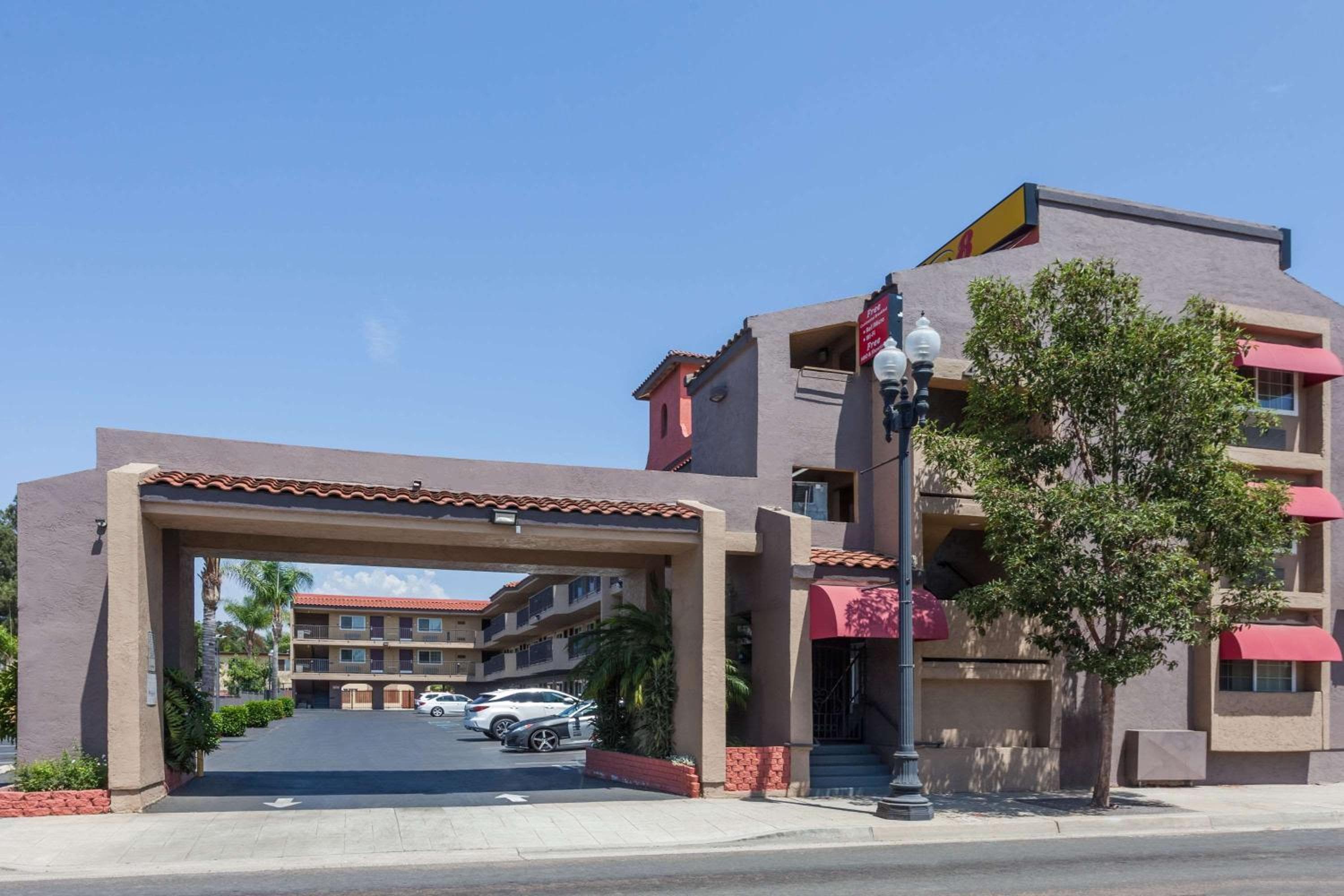 Super 8 by Wyndham El Cajon San Diego