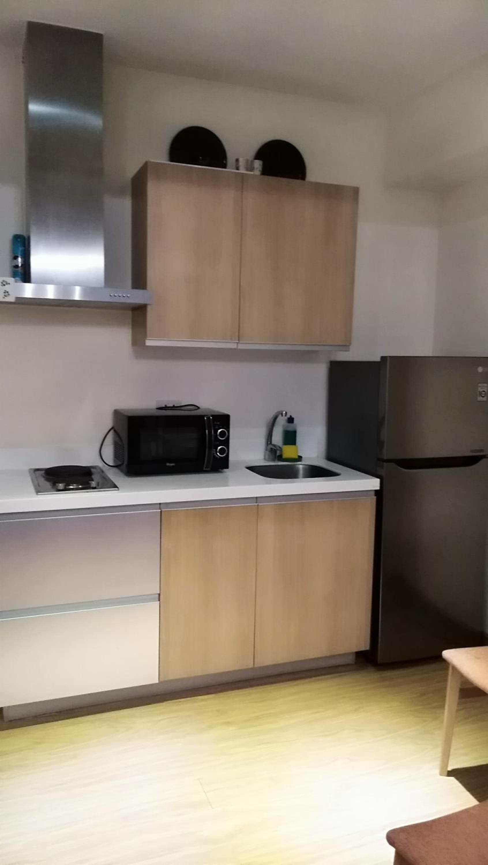 Azure C7 Balcony, Wifi, Near Mall Airport