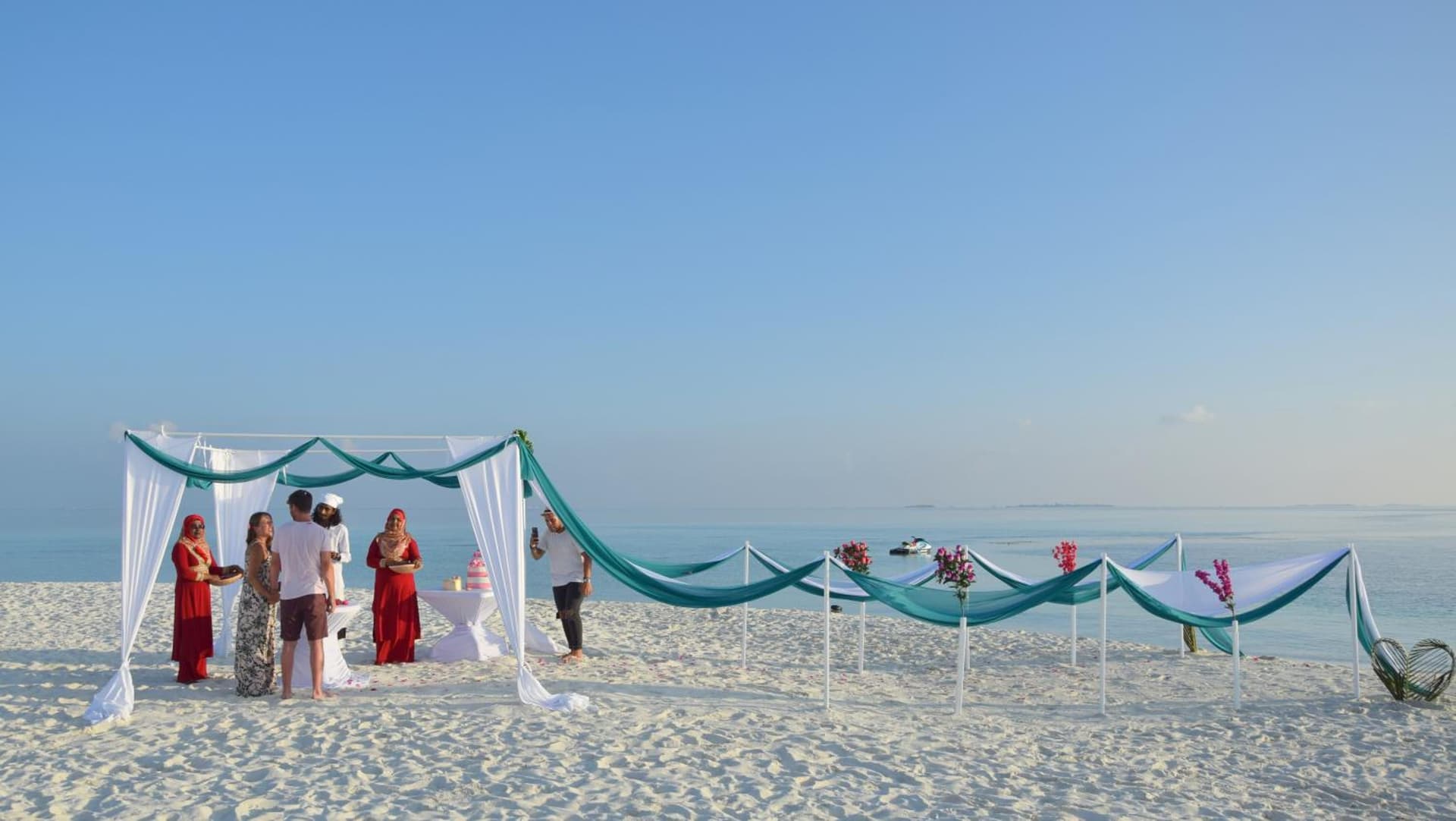 Araamu Hotels Maldives at Dhiffushi