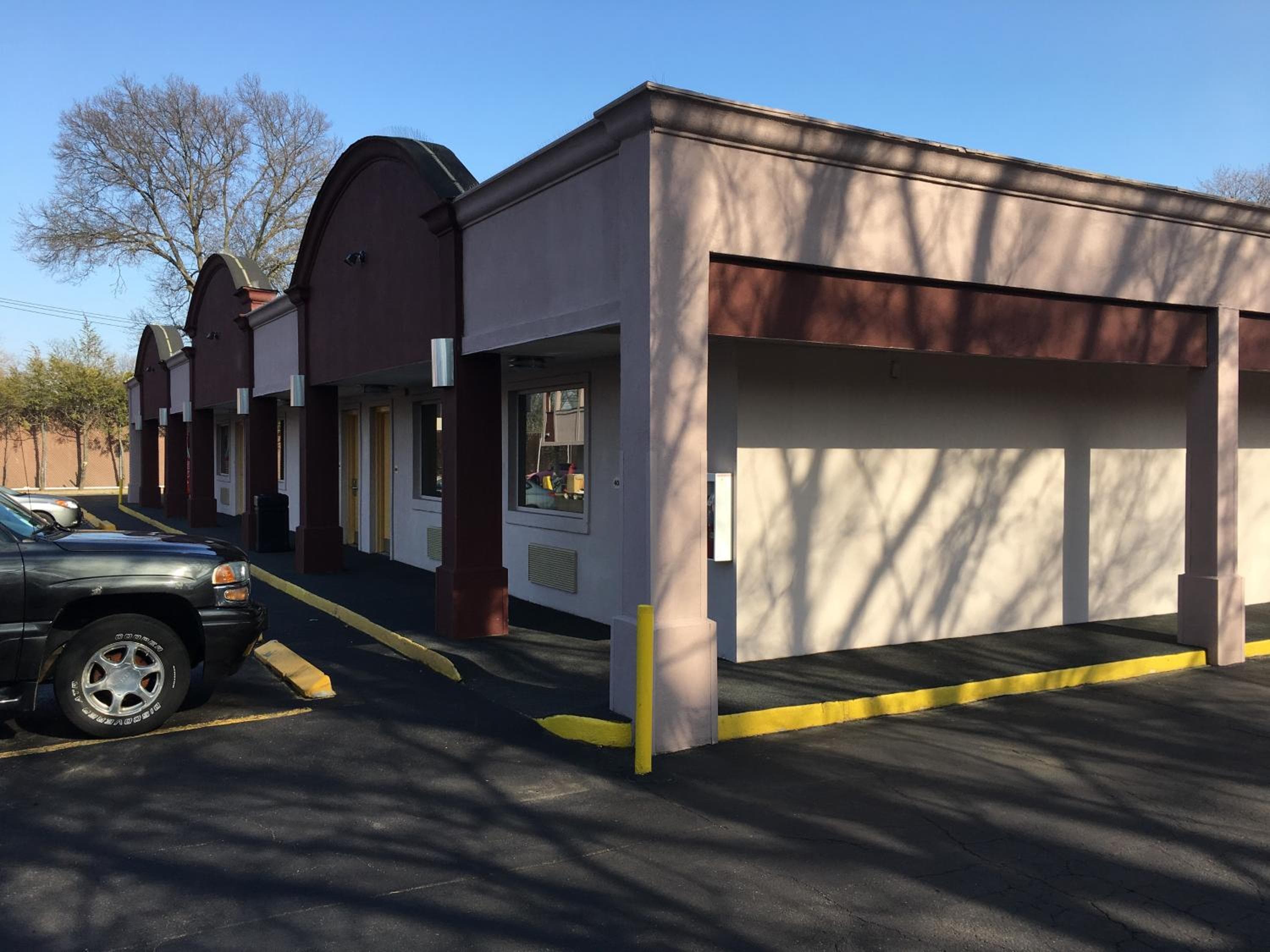 Ramada by Wyndham Rockville Centre