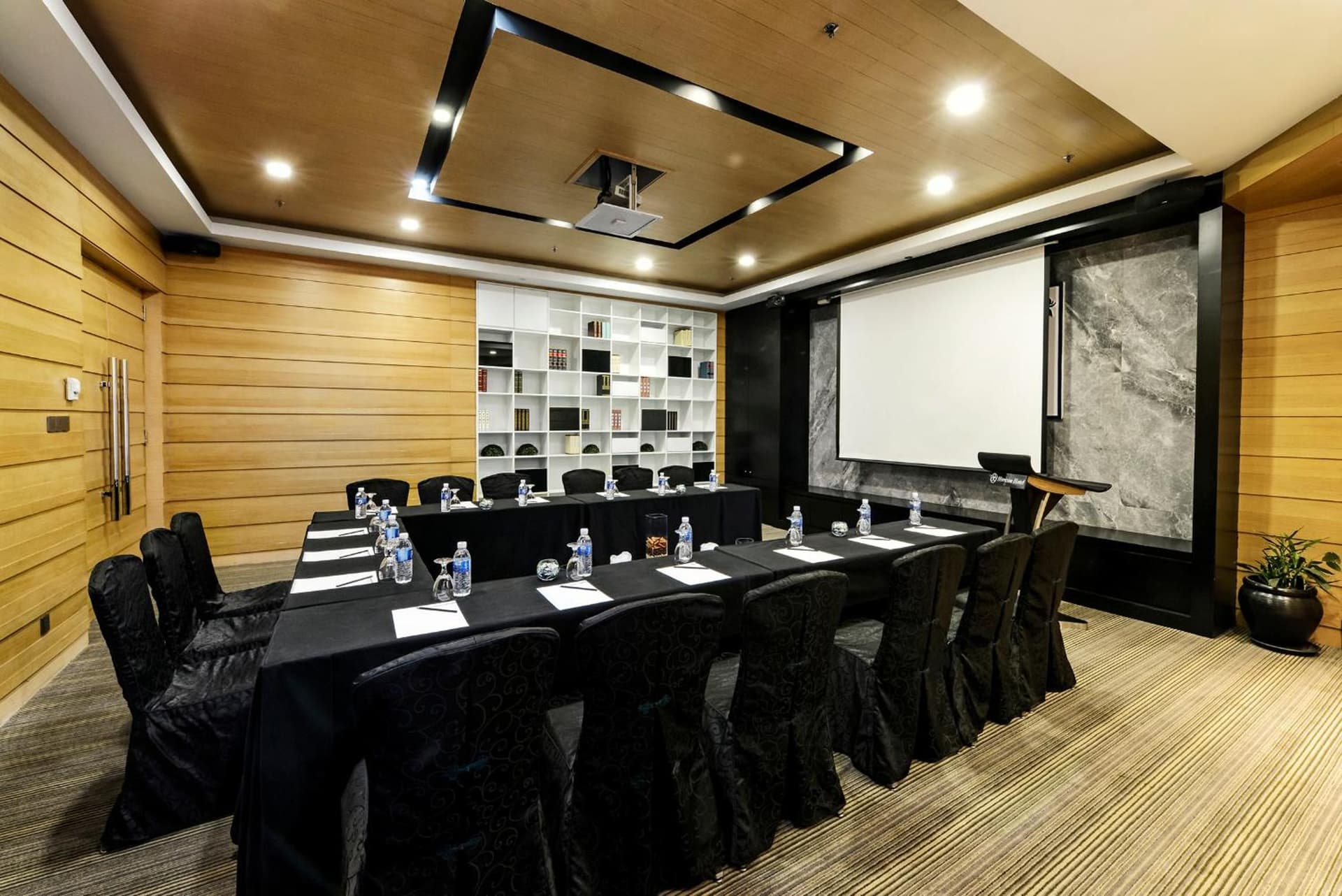 Horizon Hotel