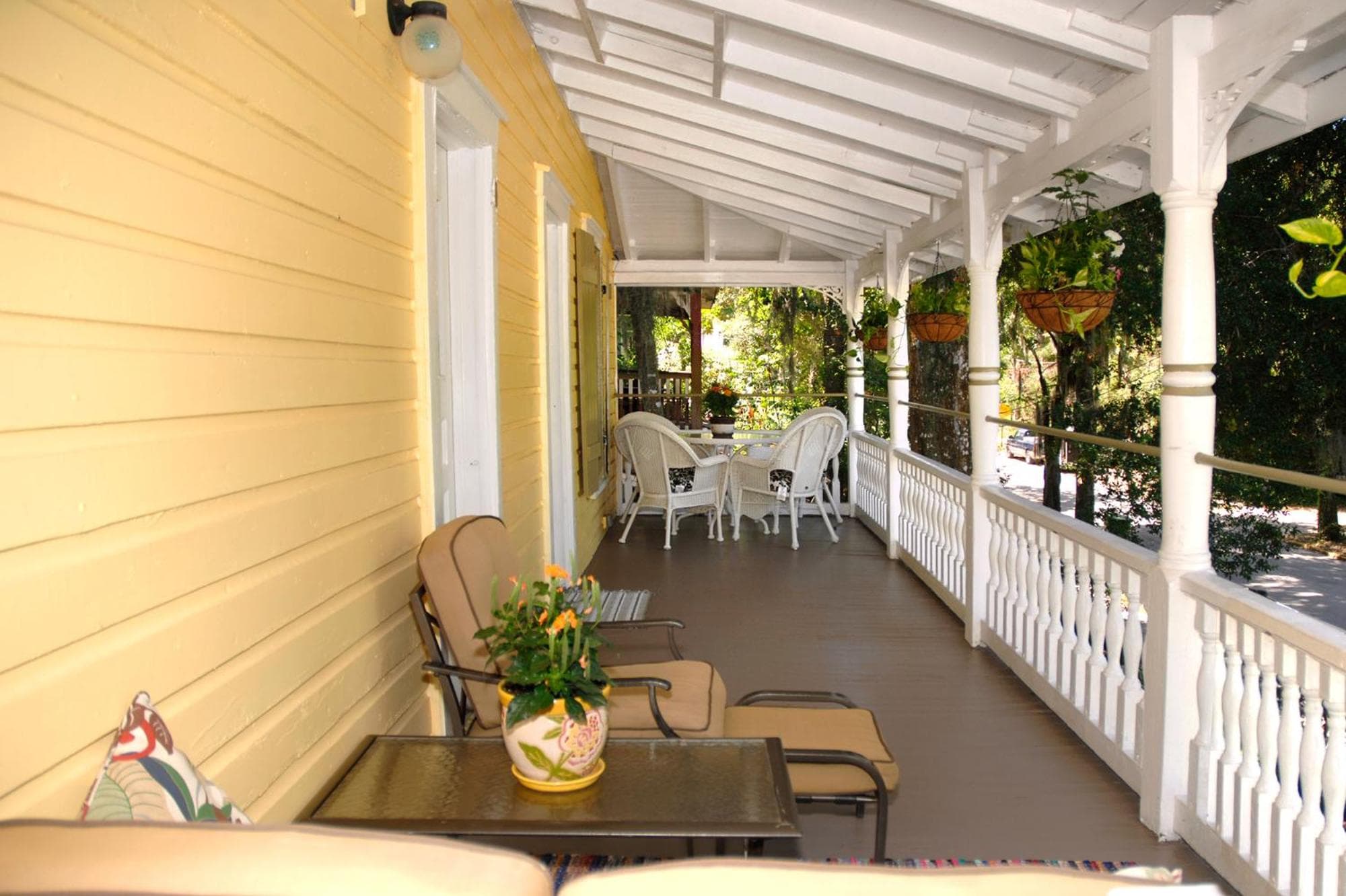 Historic Luxury Two Bedroom Apartment