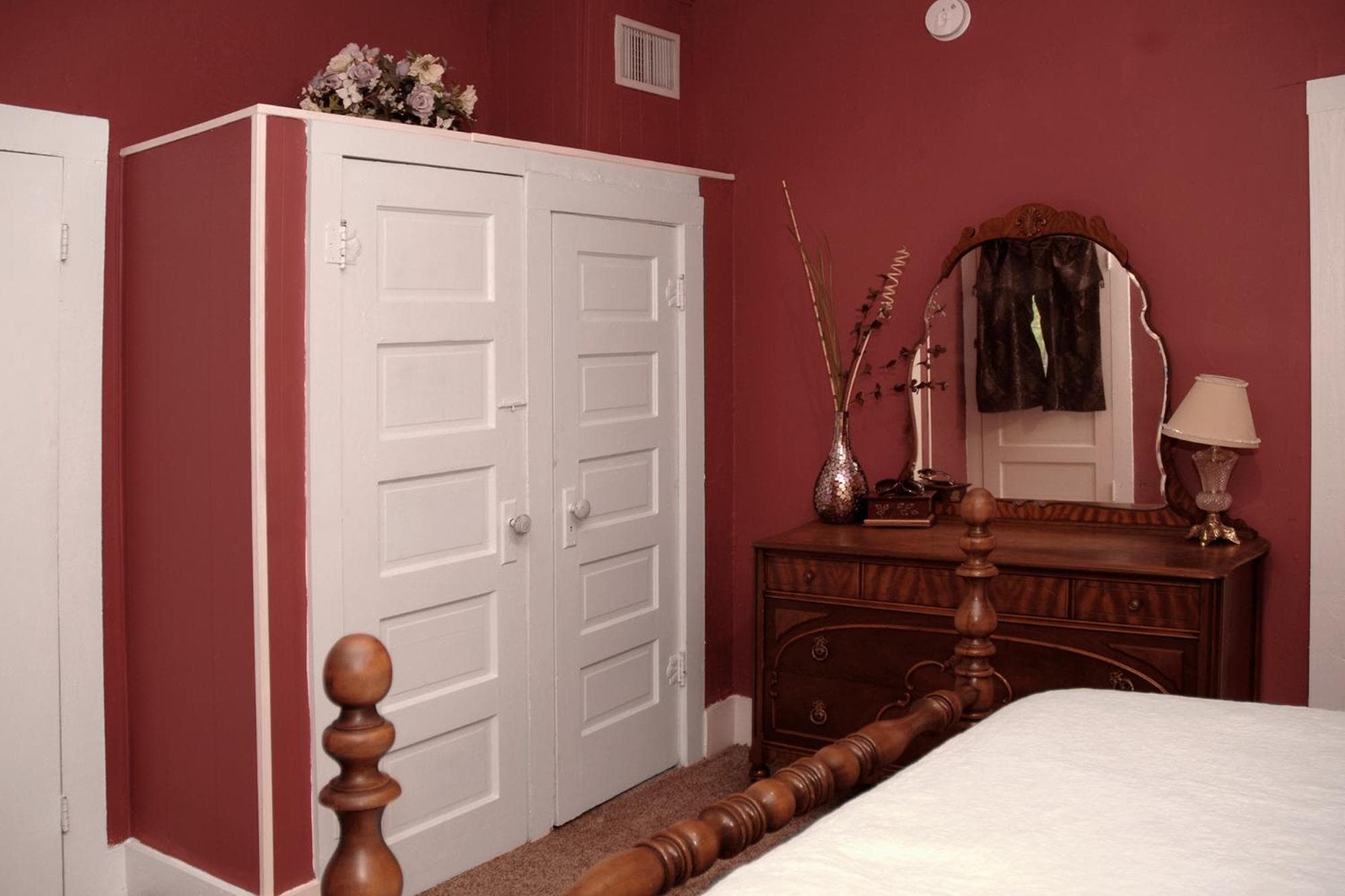 Historic Luxury Two Bedroom Apartment