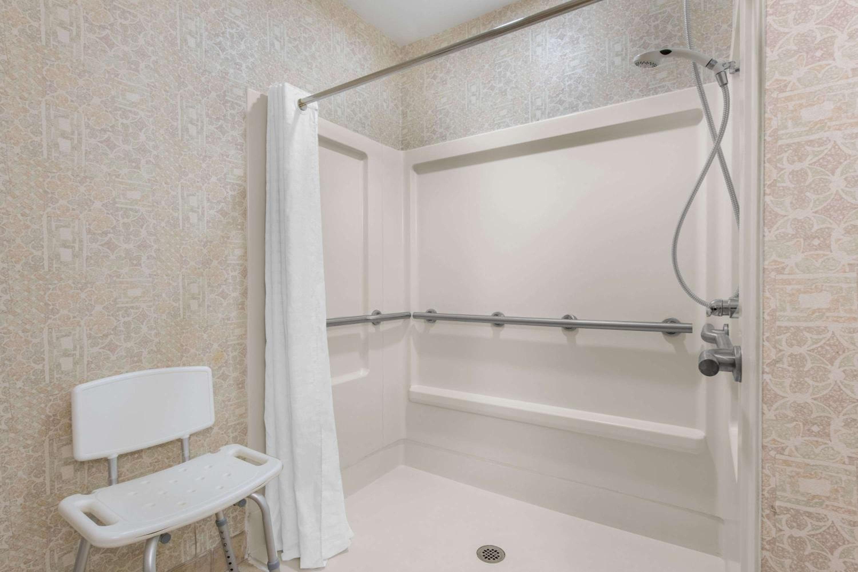 Lancaster Suites