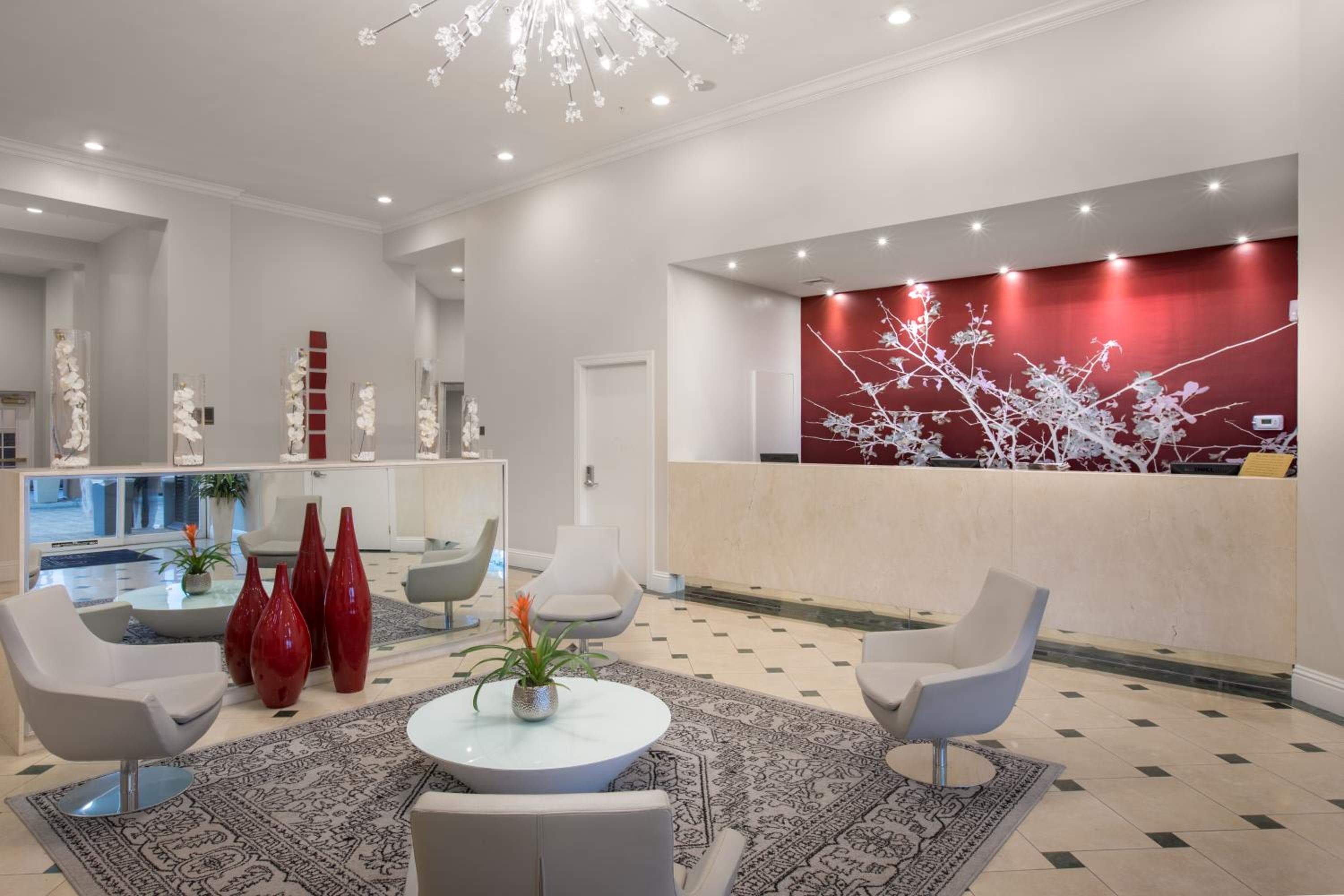 The Point Hotel & Suites Universal