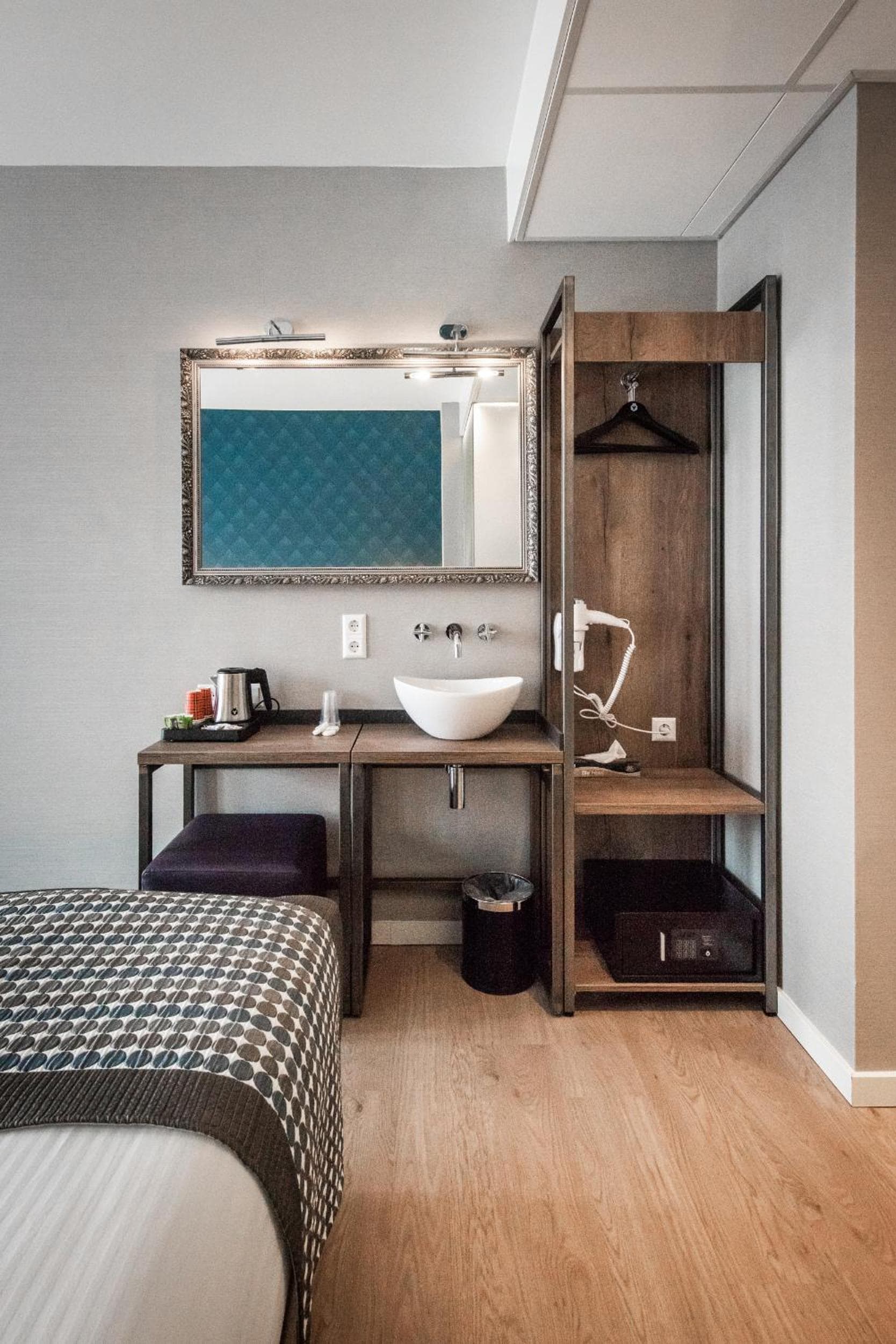 Melrose Hotel