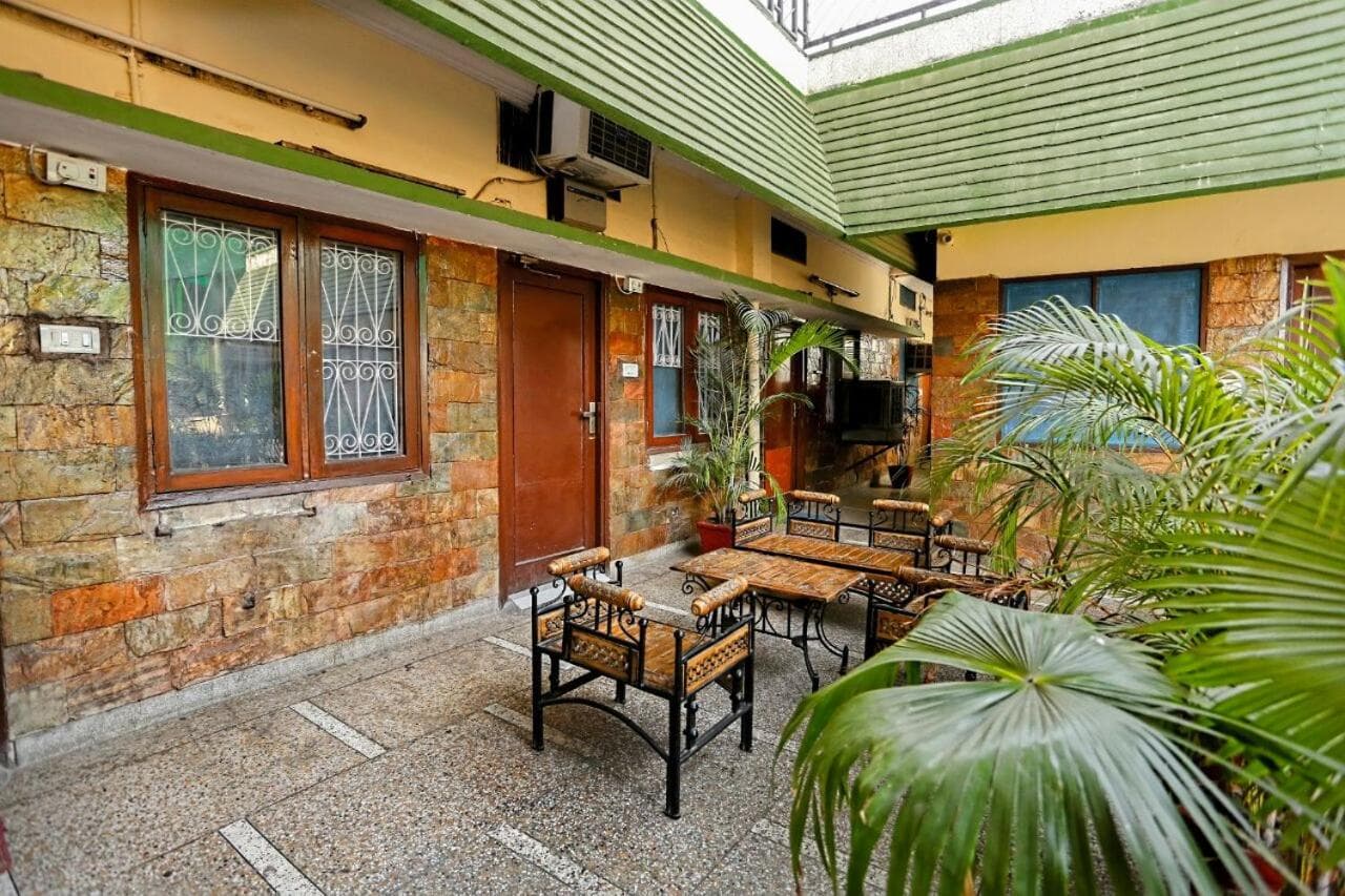Hotel Embassy