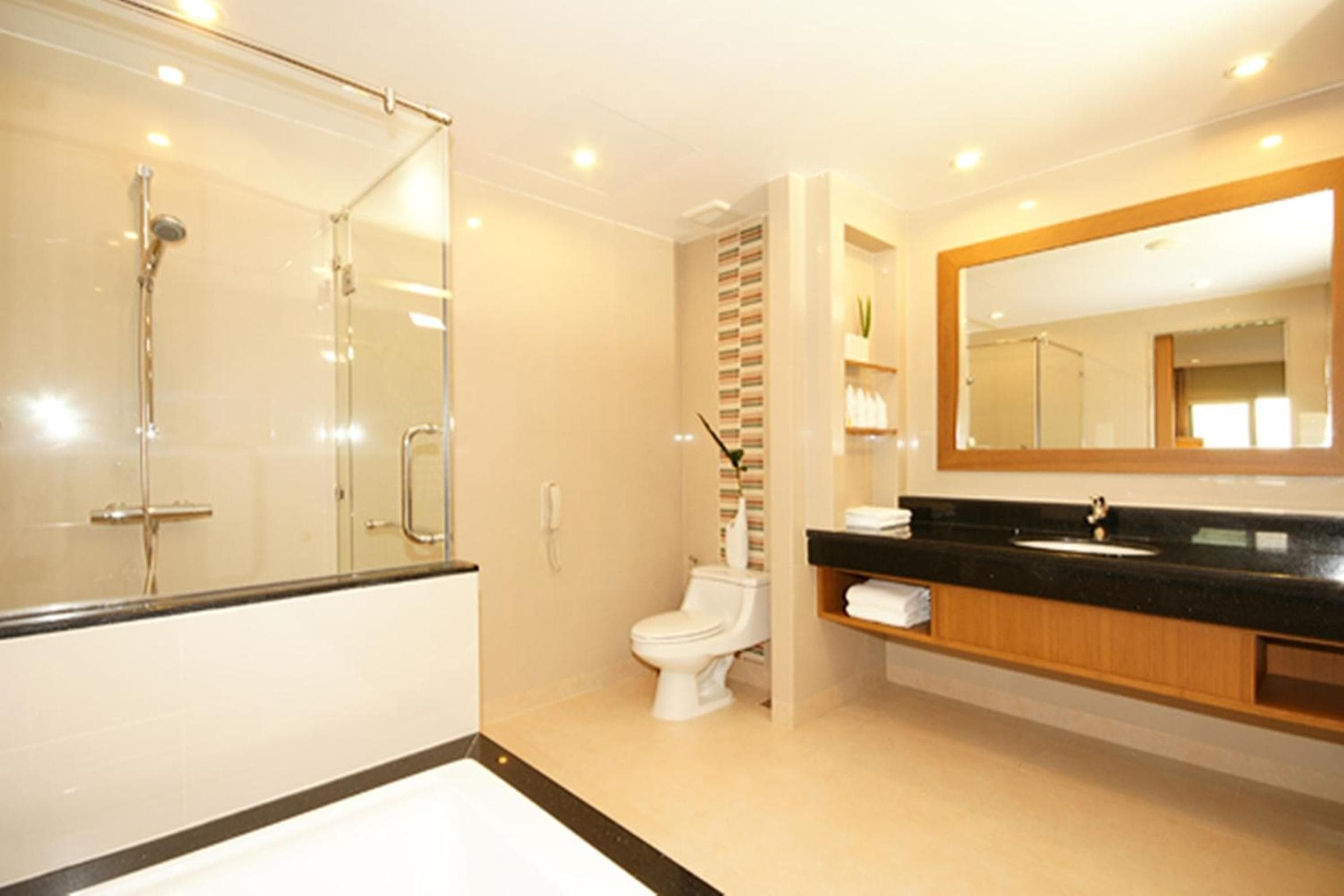 The Heritage Pattaya Beachfront Resort