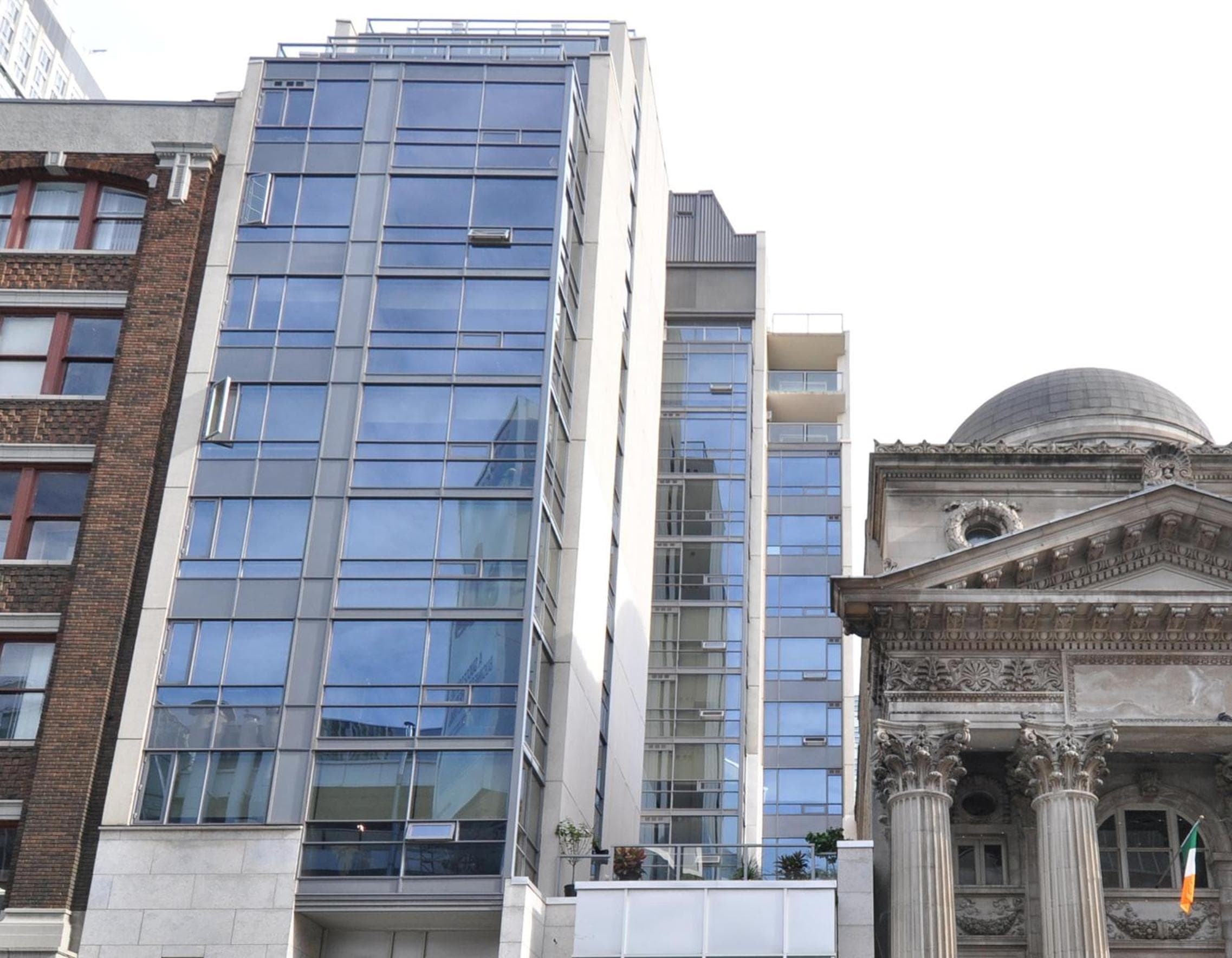 Yonge Suites Apart Hotel