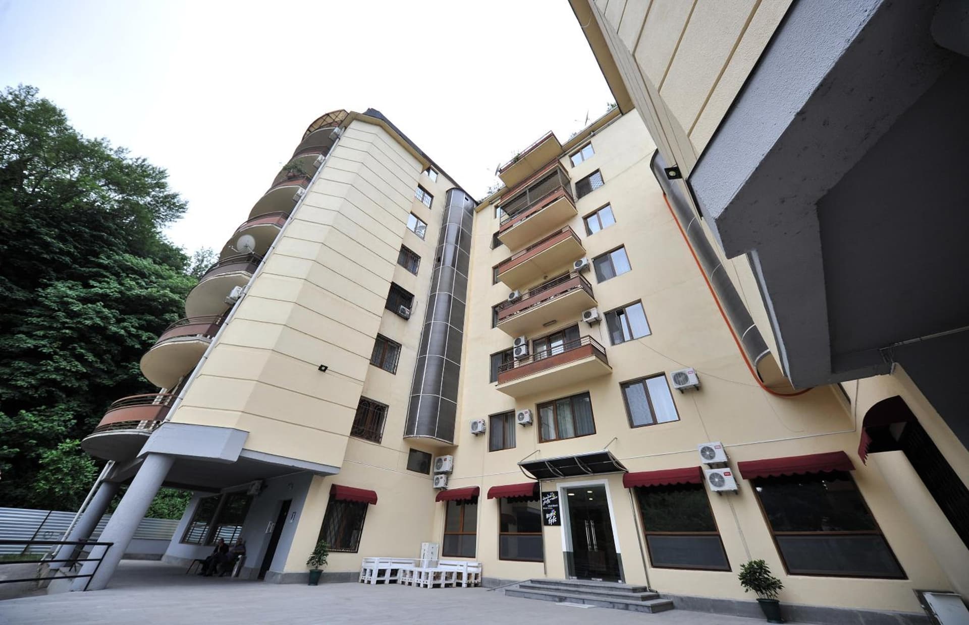 Boho Tiflis Hotel