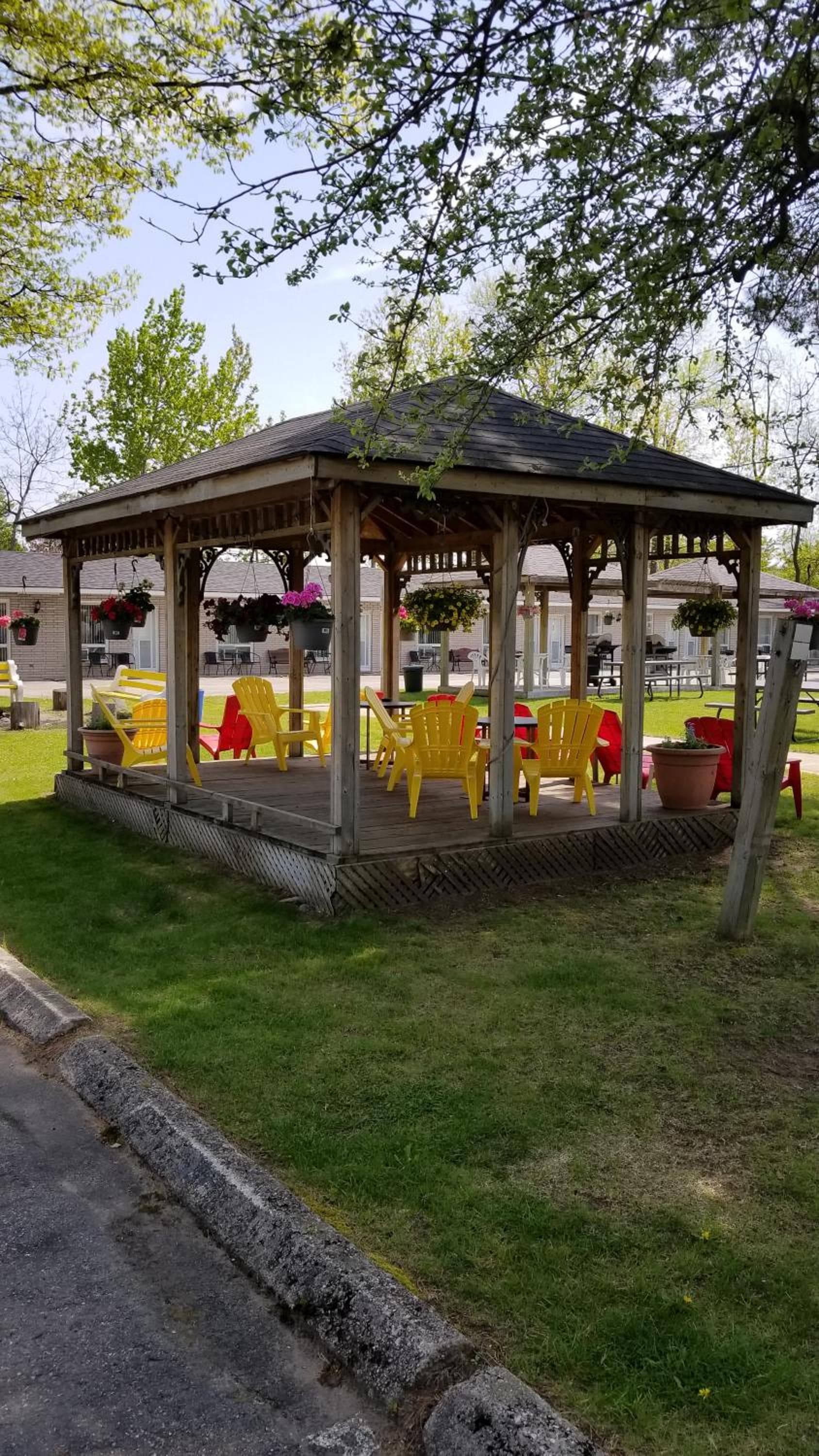Wasaga Beach Inn And Cottages