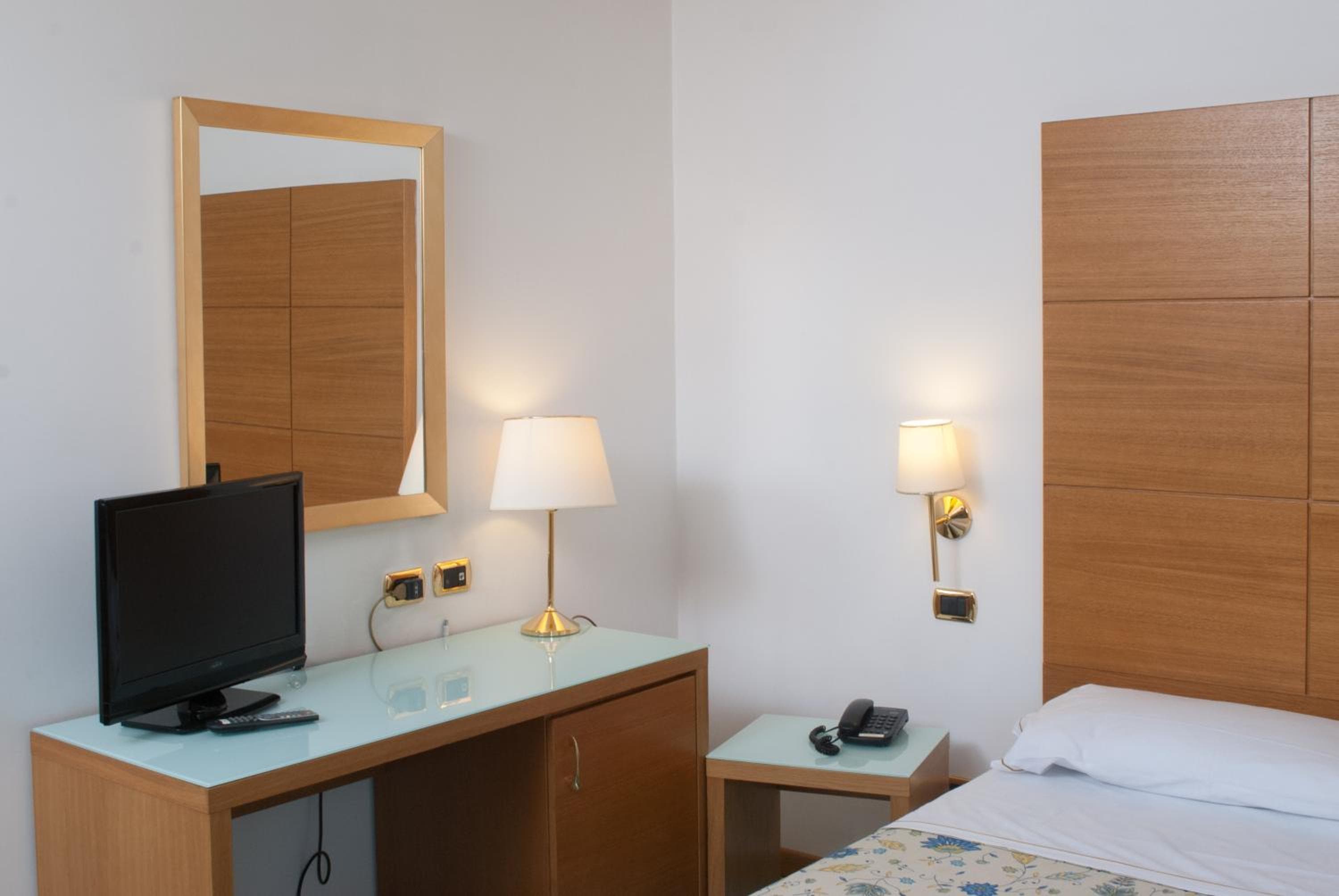 City Hotel