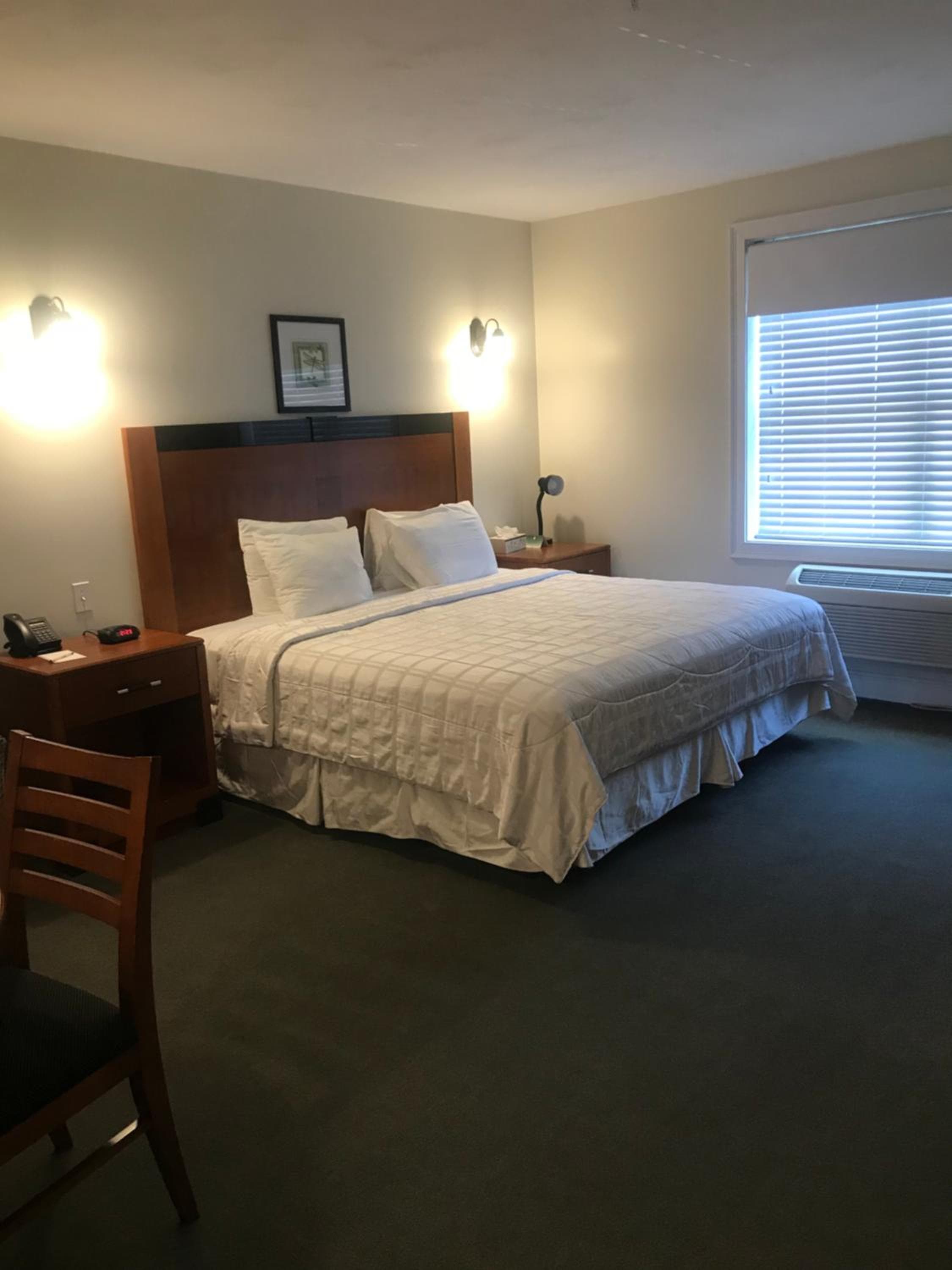 Crescent Suites Hotel